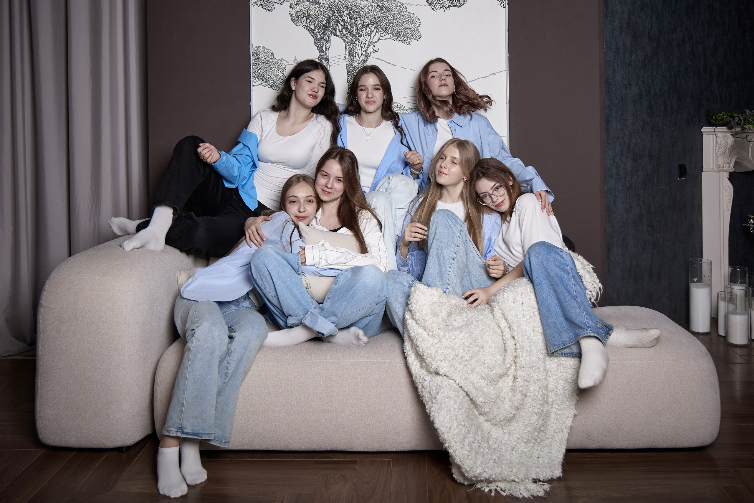 Веселые девчонки