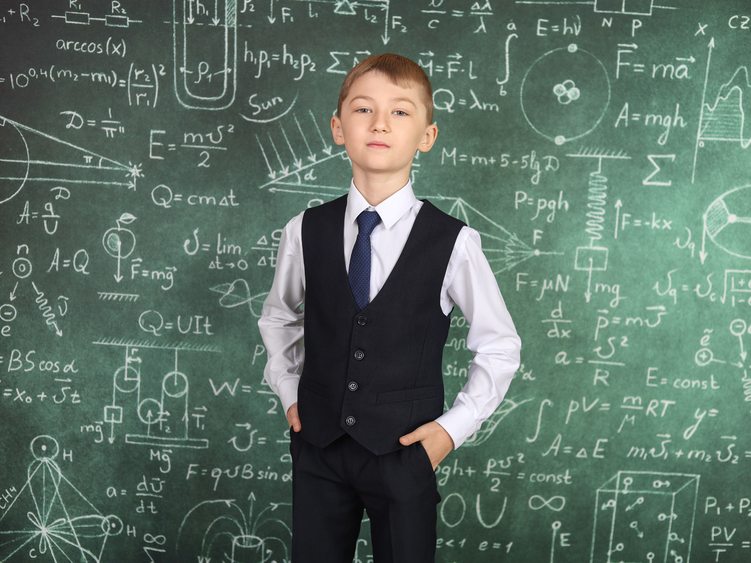 Выпускная книга "Ветер". Выпускные альбомы в Тюмени для школ, садов, вузов спортивных секций