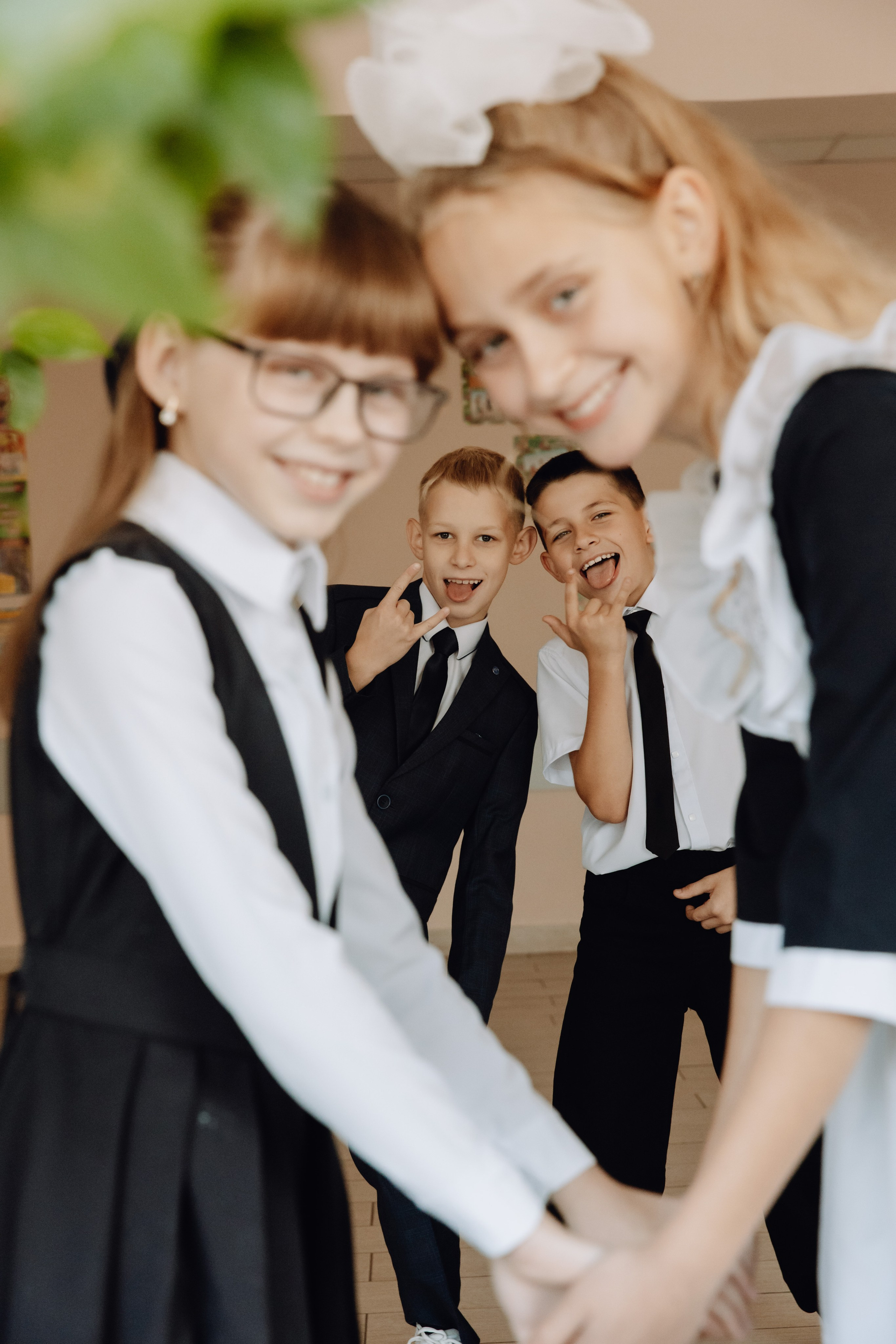 Школьные альбомы в Чернянке. Фотограф Максим Никонов