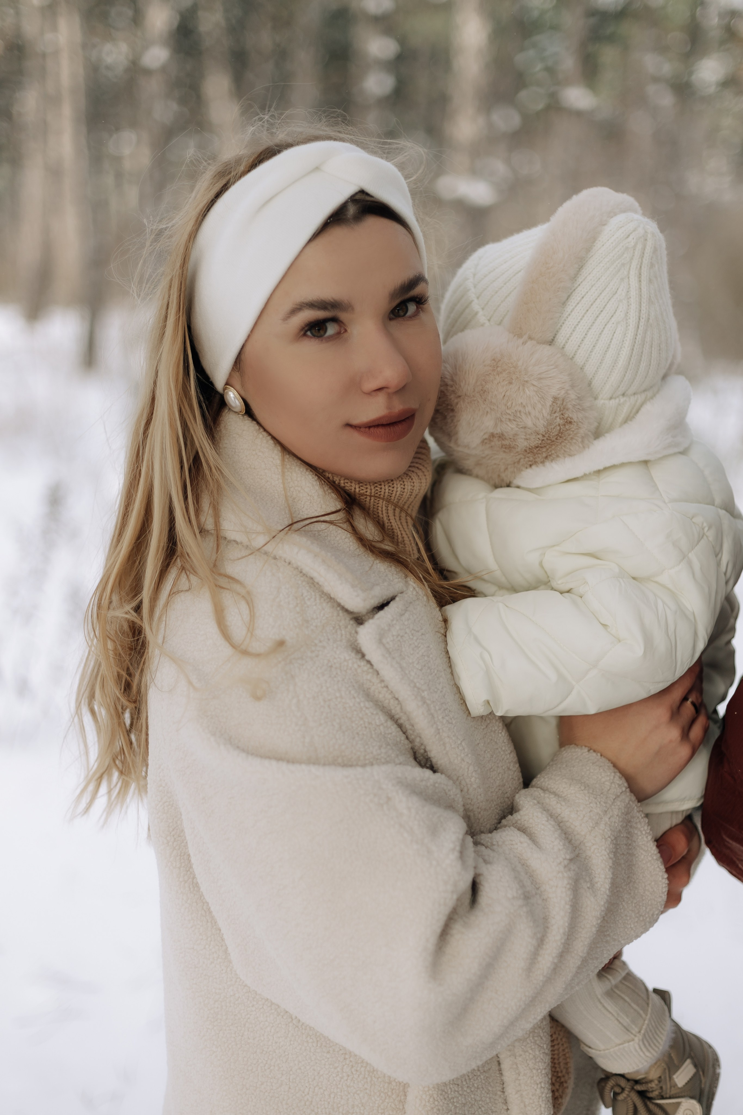 Евгений, Александра и Василиса в лесу. Фотограф в Крыму | Виктория Нотевская