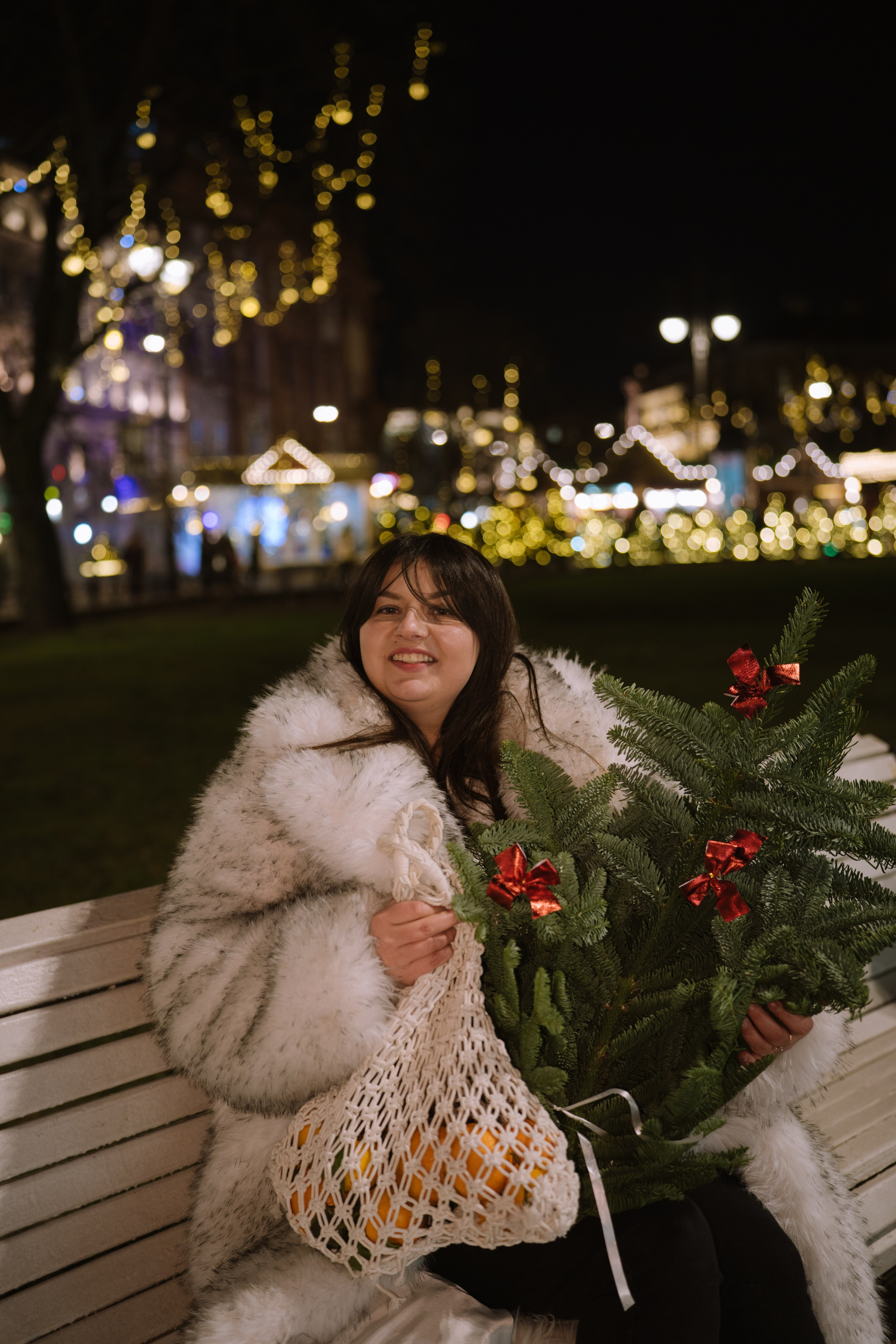 ПРОГУЛКА НА МАНЕЖНОЙ ПЛОЩАДИ ДЛЯ ДЕВУШКИ ПЕРЕД НОВЫМ ГОДОМ (НОВОГОДНЯЯ ФОТОСЕССИИЯ НА МАНЕЖНОЙ ПЛОЩАДИ). Профессиональный фотограф, Санкт-Петербург — Виктория Богомолова