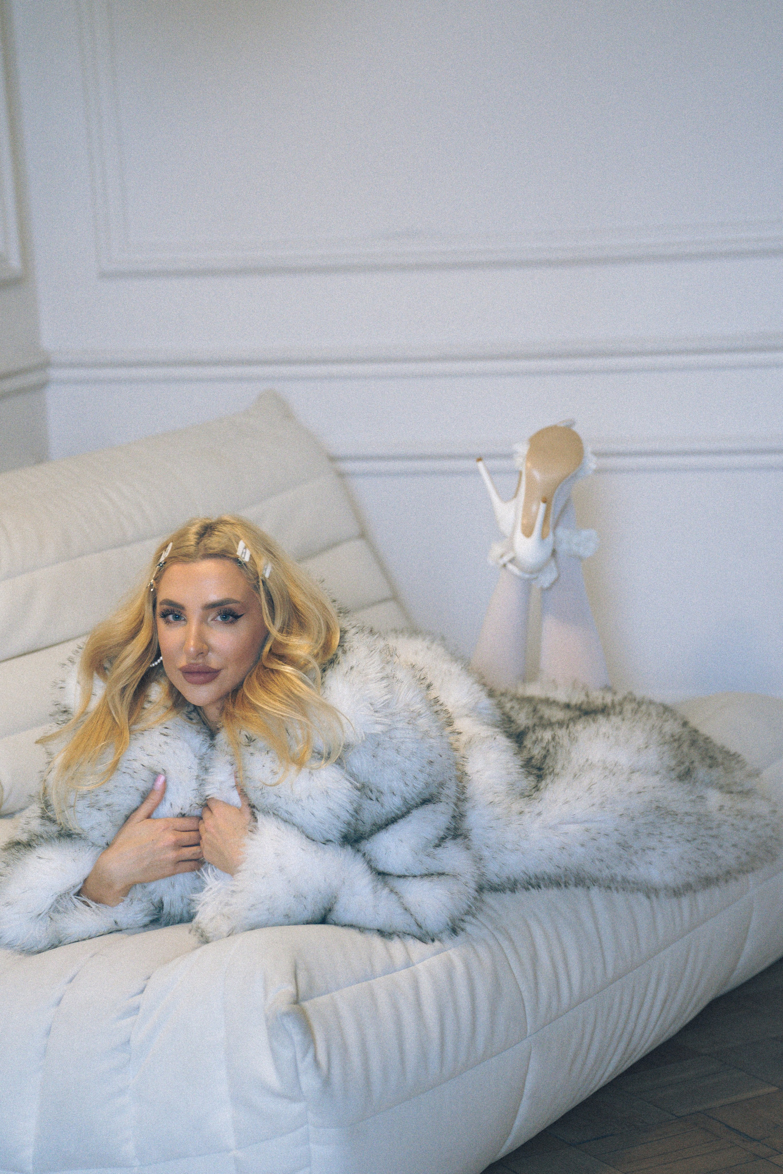 МИНИМАЛИЗМ В СТУДИИ НА ЧЕРНЫШЕВСКОЙ В СТУДИИ С БАЛКОНОМ. Профессиональный фотограф, Санкт-Петербург — Виктория Богомолова