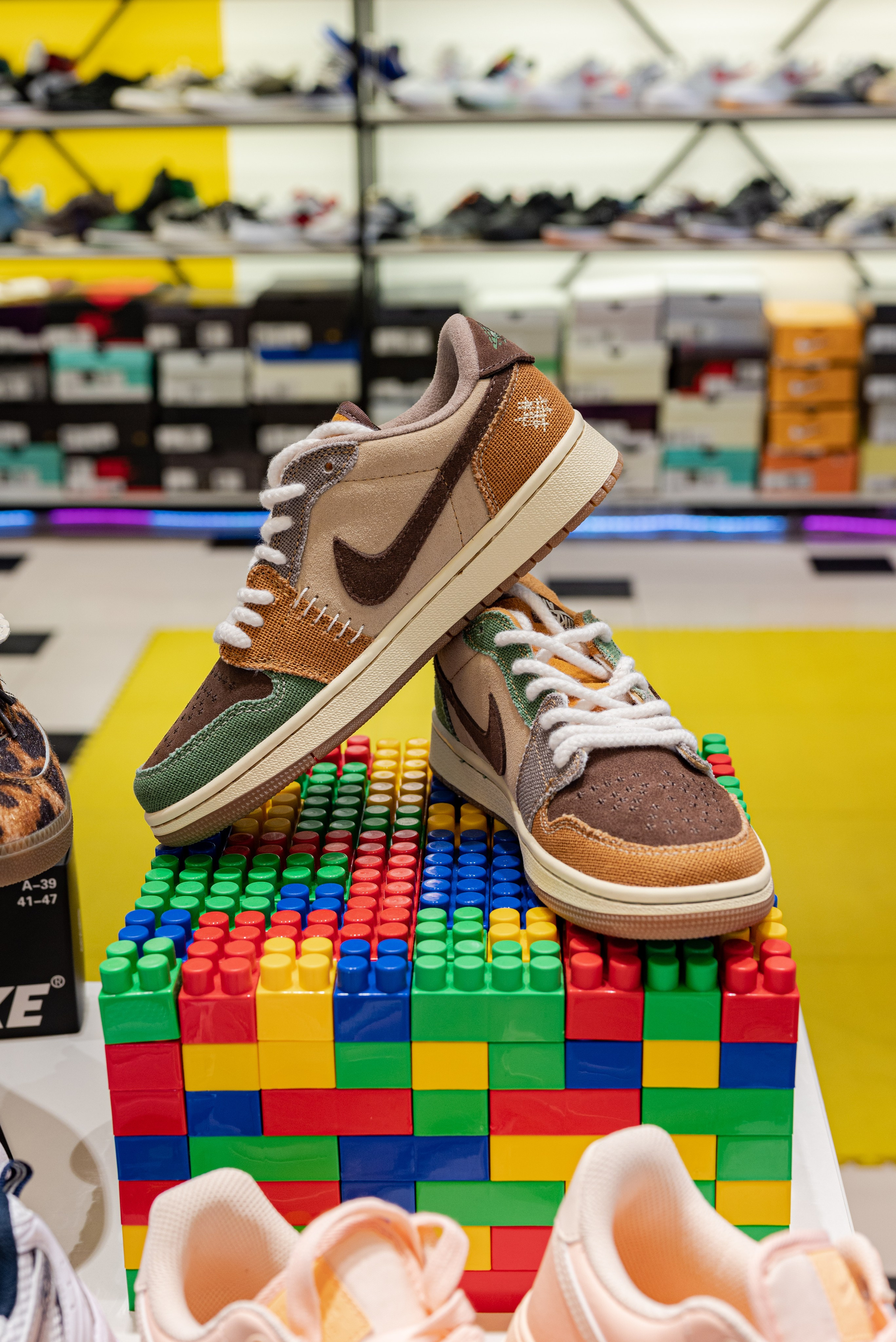 Магазин кроссовок. Предметный фотограф, фото для маркетплейсов Пятигорск, КМВ