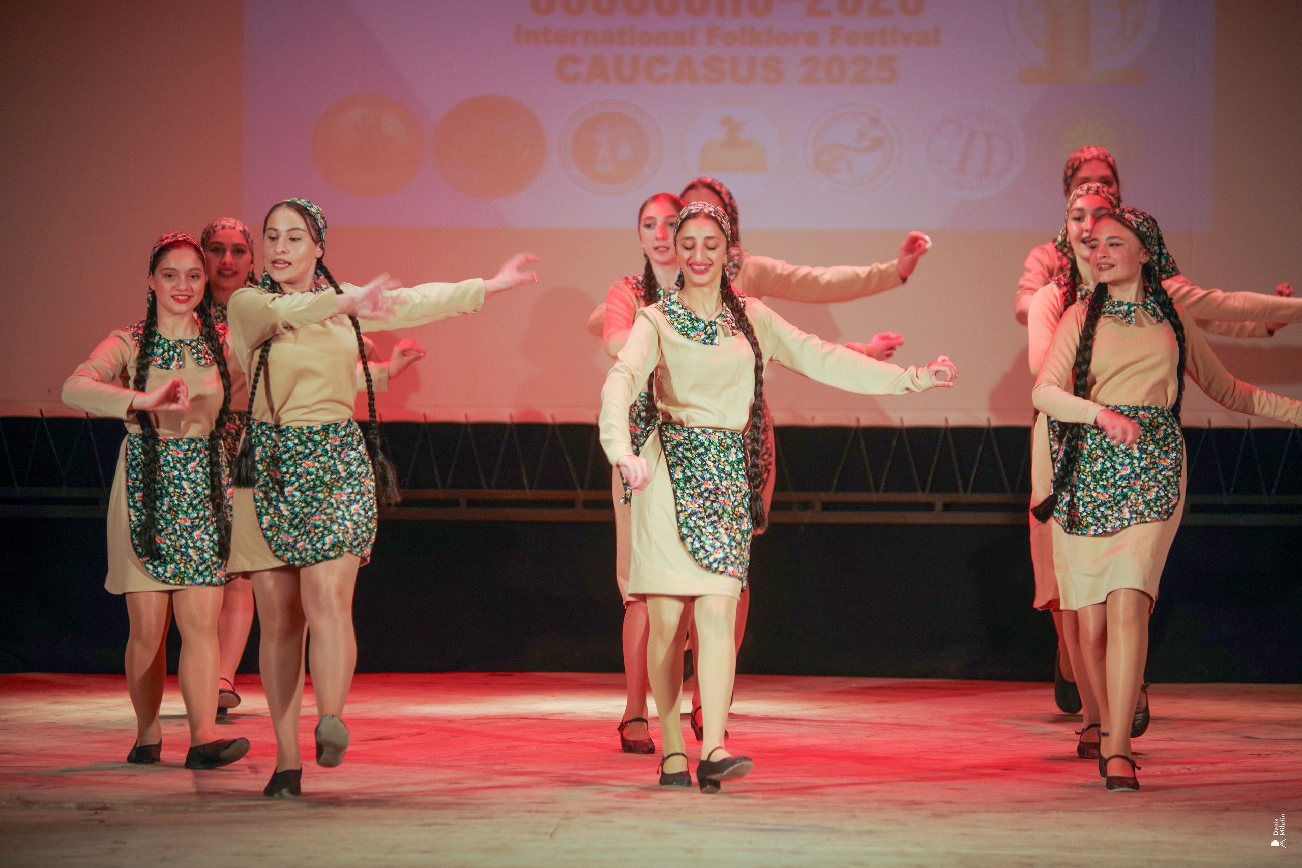 Танцы в прекрасном Они. Портретный фотограф Денис Милютин