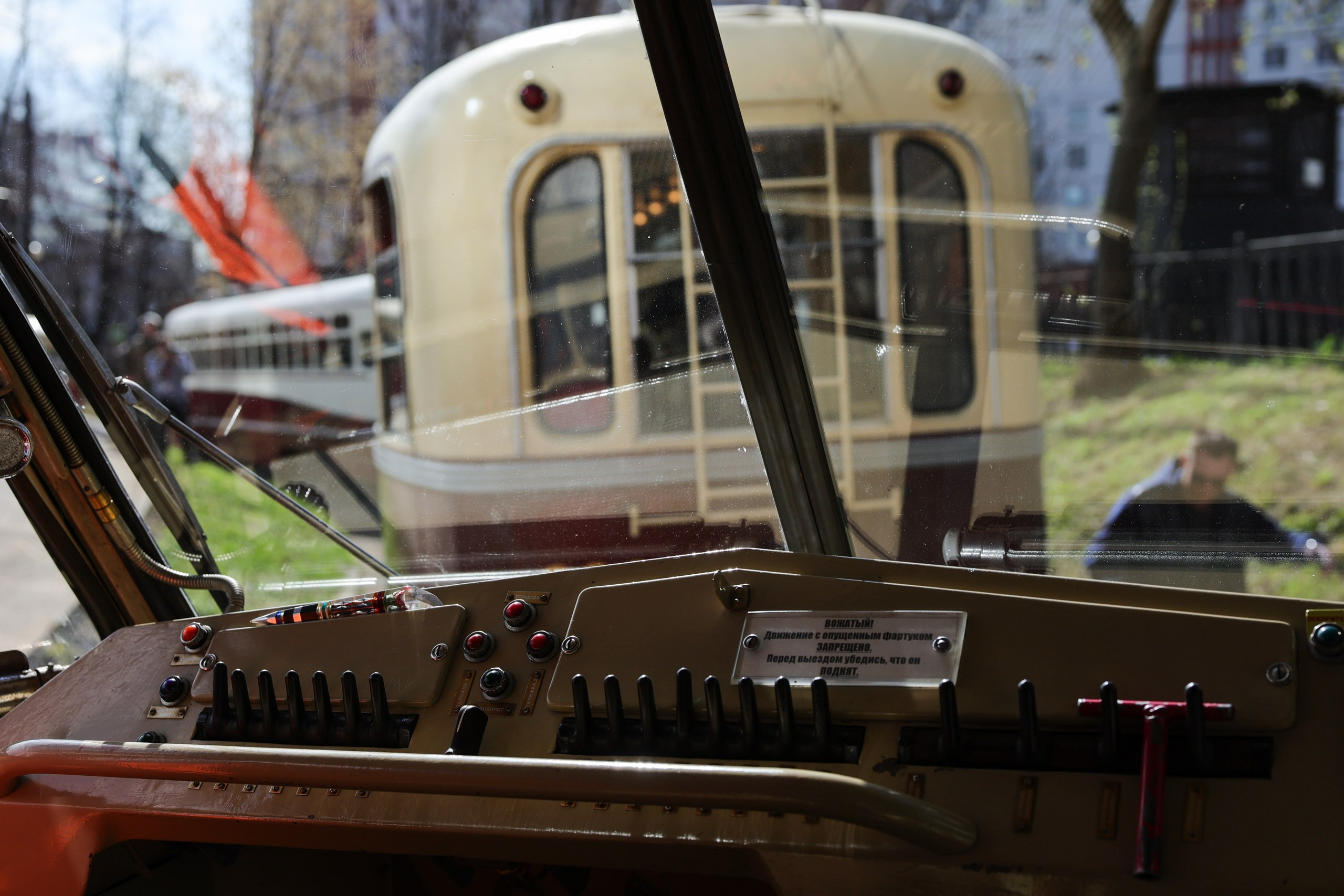 Парад трамваев. Репортажный, архитектурный, театральный и файн-арт фотограф Лена Мельникова в Москве