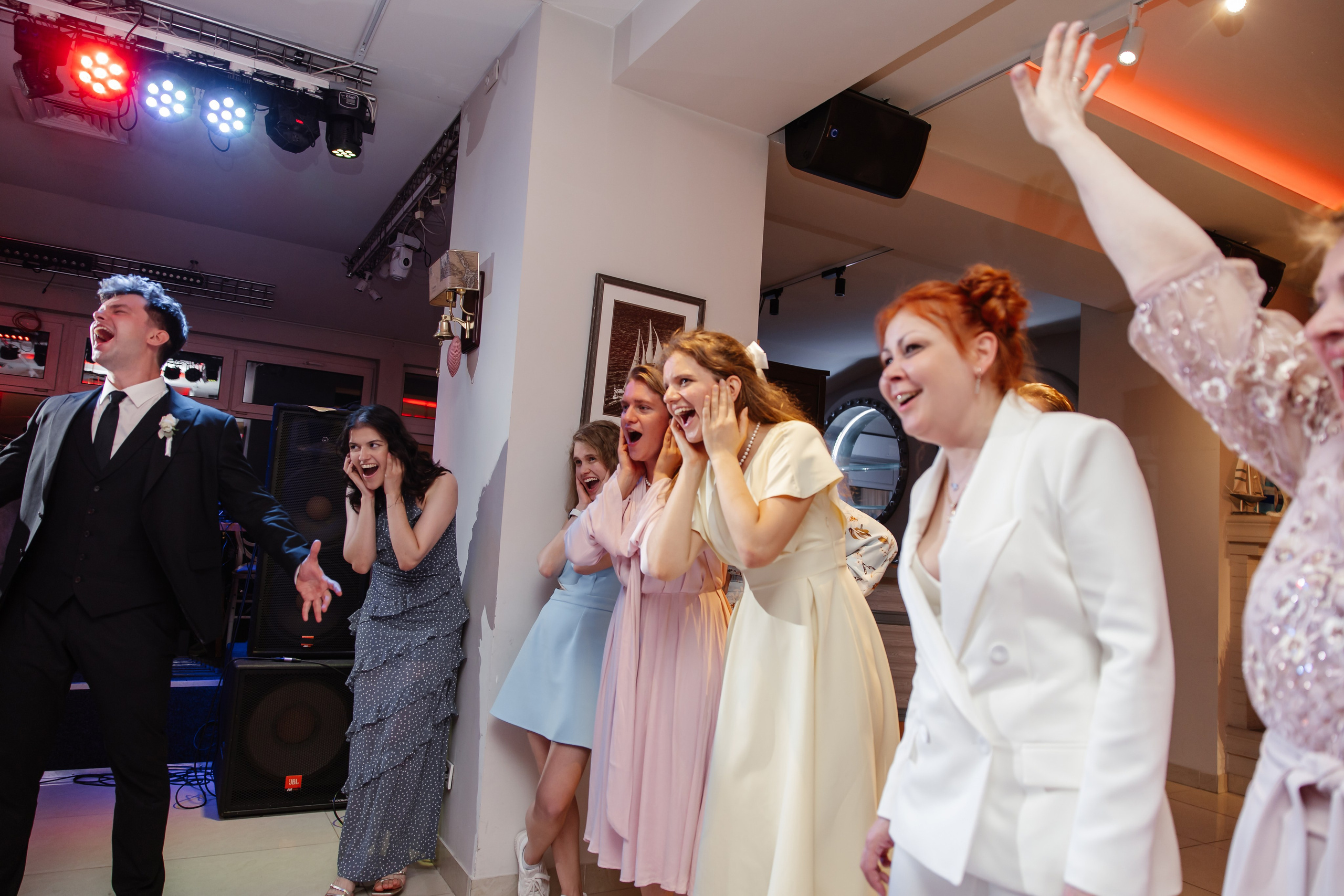 Как выбрать ведущего на свадьбу и не пожалеть: 7 правил от фотографа с опытом. Фотограф, видеограф на свадьбу в Москве Никита Назаров