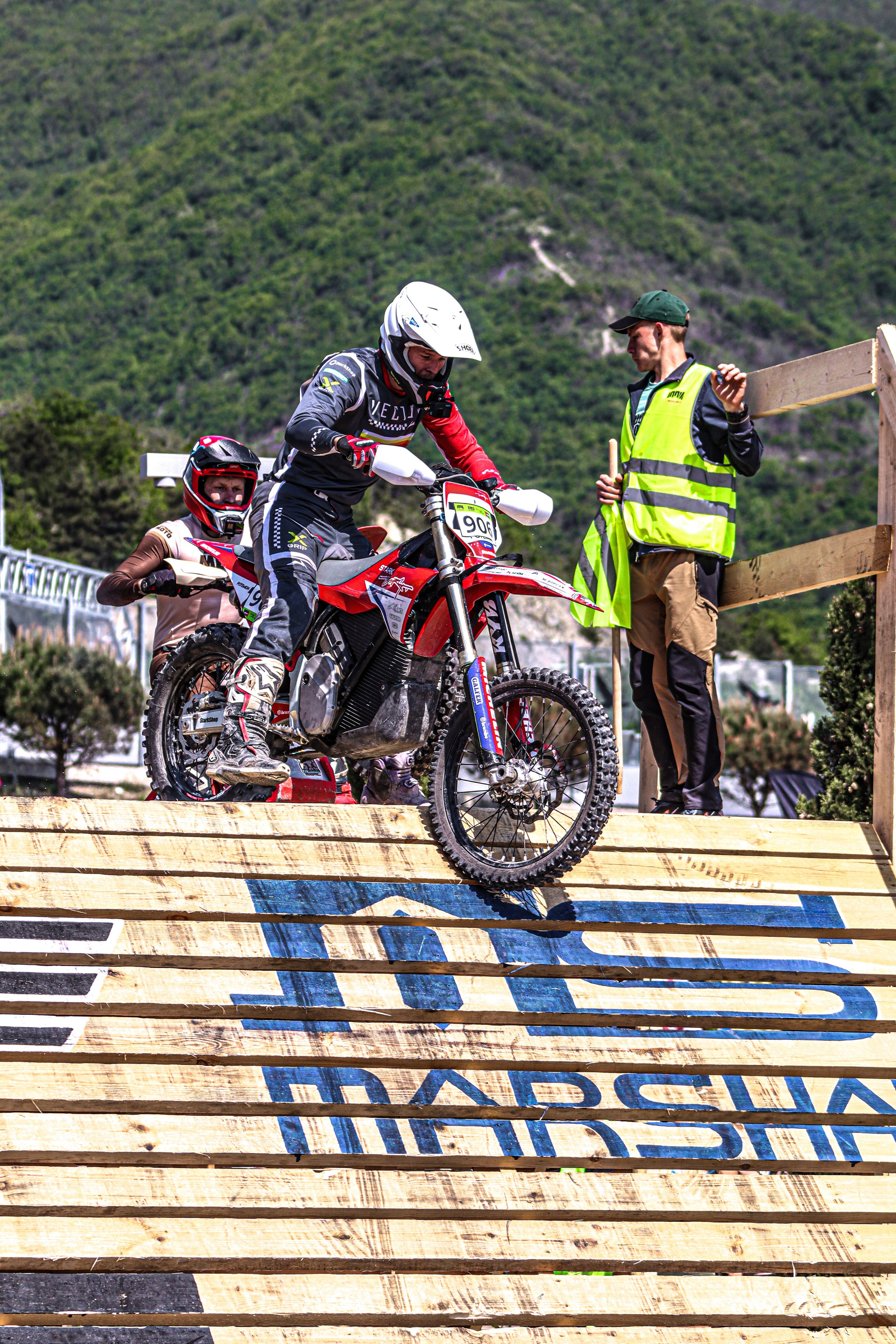 Enduro. Ivaladimirovna1995.wfolio.pro