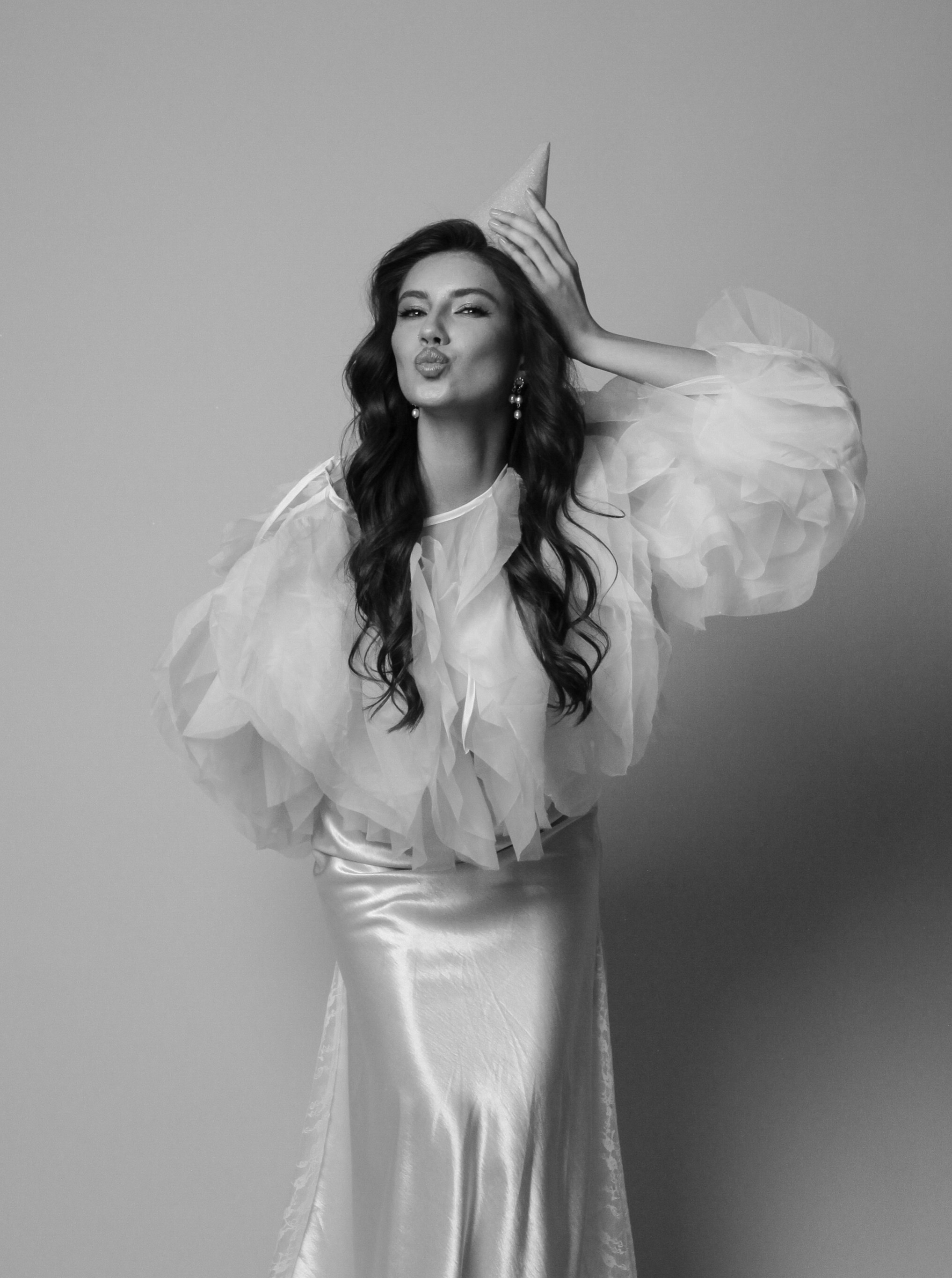 БЕЖЕВЫЙ ФОН | АВТОПОРТРЕТНАЯ. YourSelf.photostudio | автопортретная фотостудия ТОЛЬЯТТИ