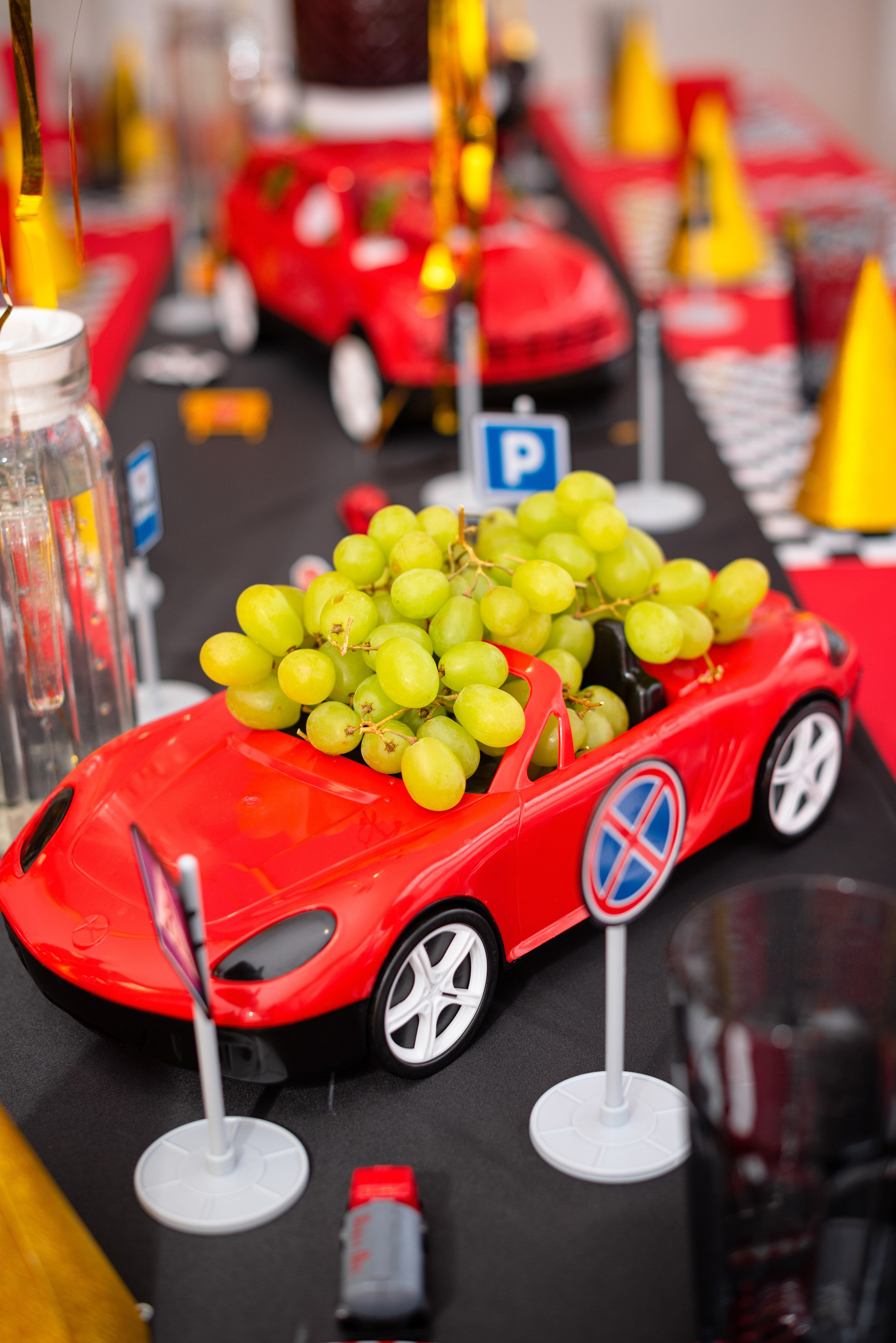 Фотографирует детский праздник в Сургуте/Нефтеюганске — весёлые моменты детей на дне рождения, яркие эмоции выпускников, динамичные кадры торжественных мероприятий.