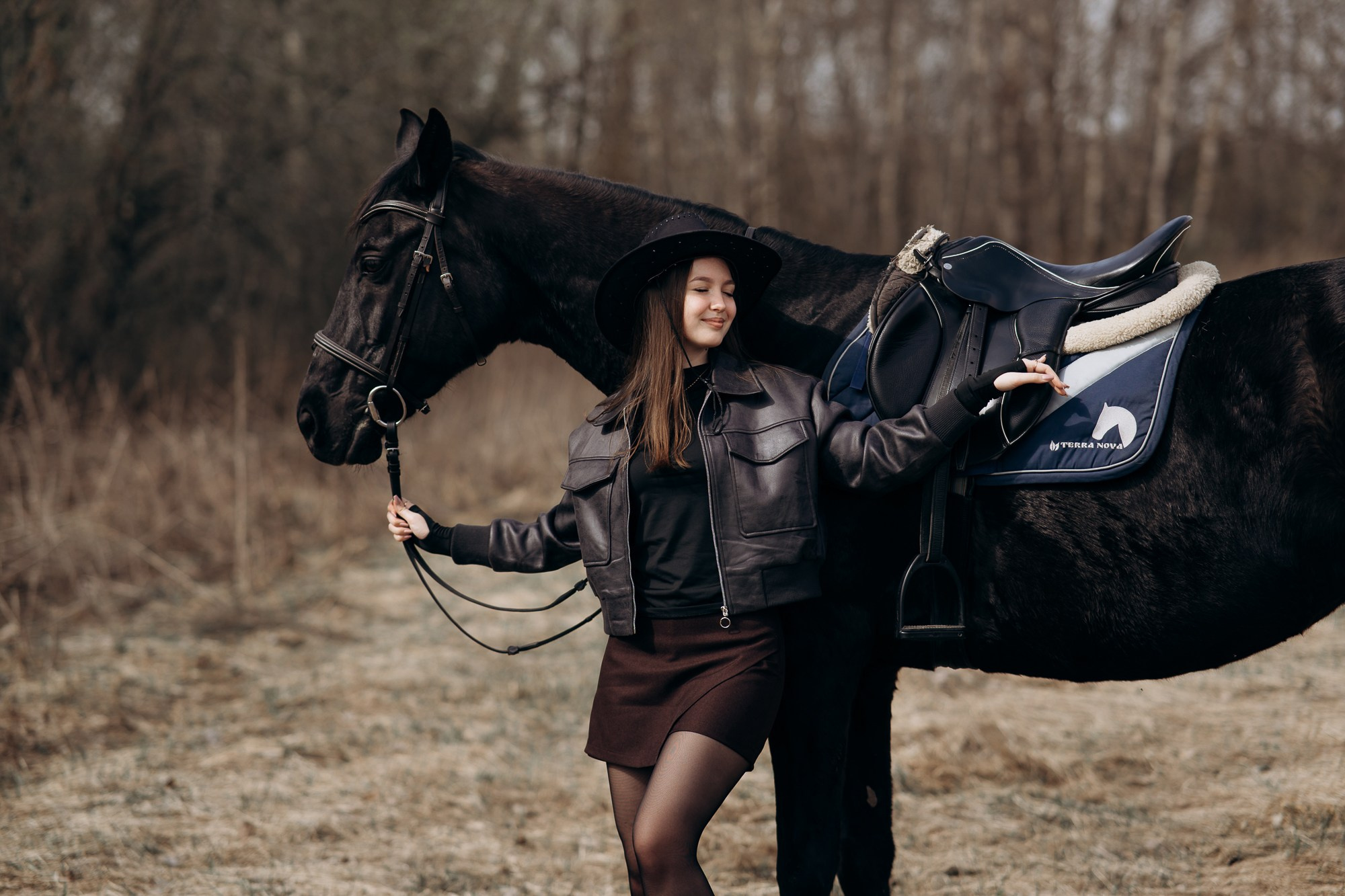 Фотосессия девушки с лошадью. Свадебный и репортажный фотограф в Ярославле Евгений Сальников
