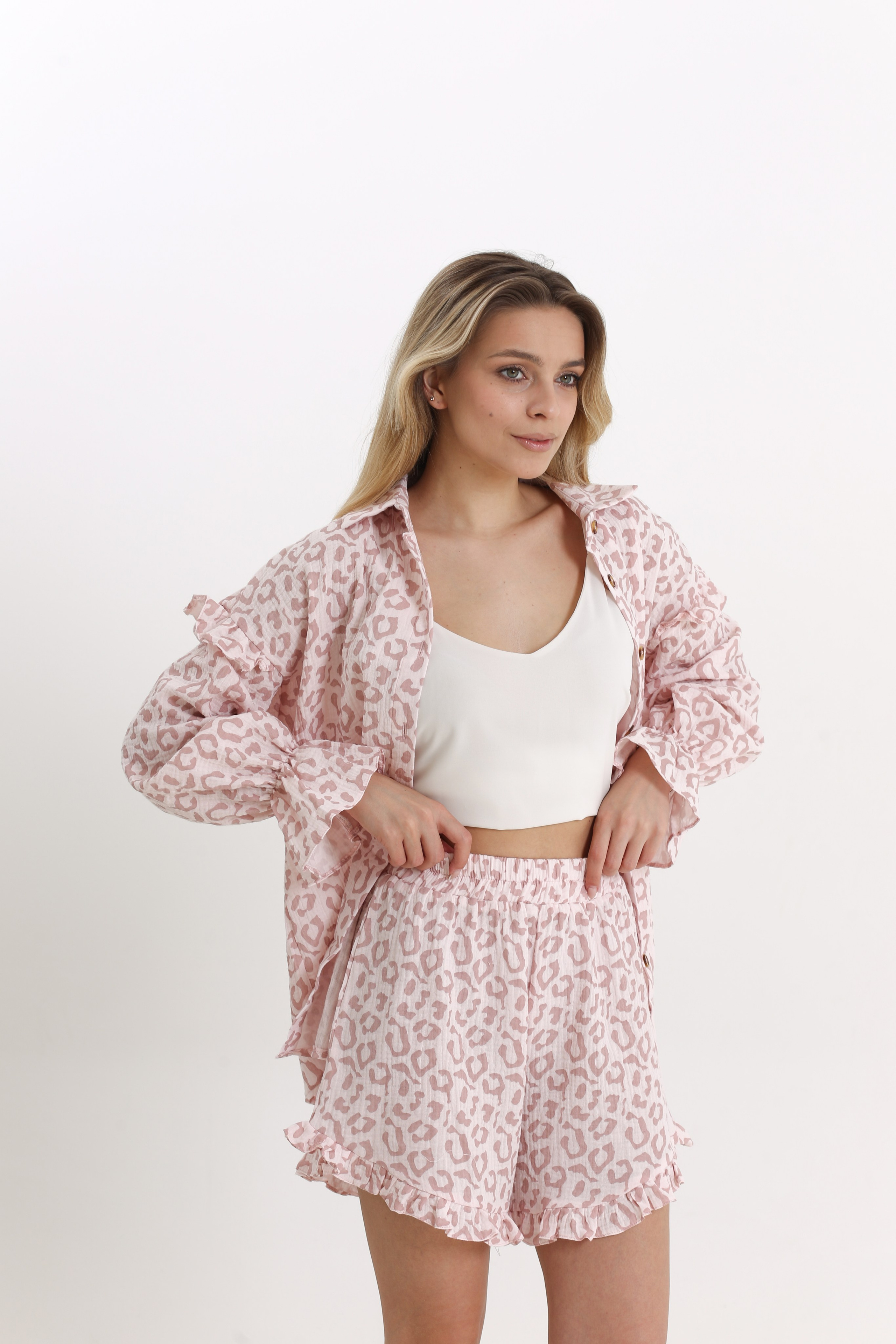 Анна, 40-42 р-р, рост 167,. KED Production — продакшн из СПб. Создаём фото, видео и контент, который помогает брендам и селлерам продавать больше