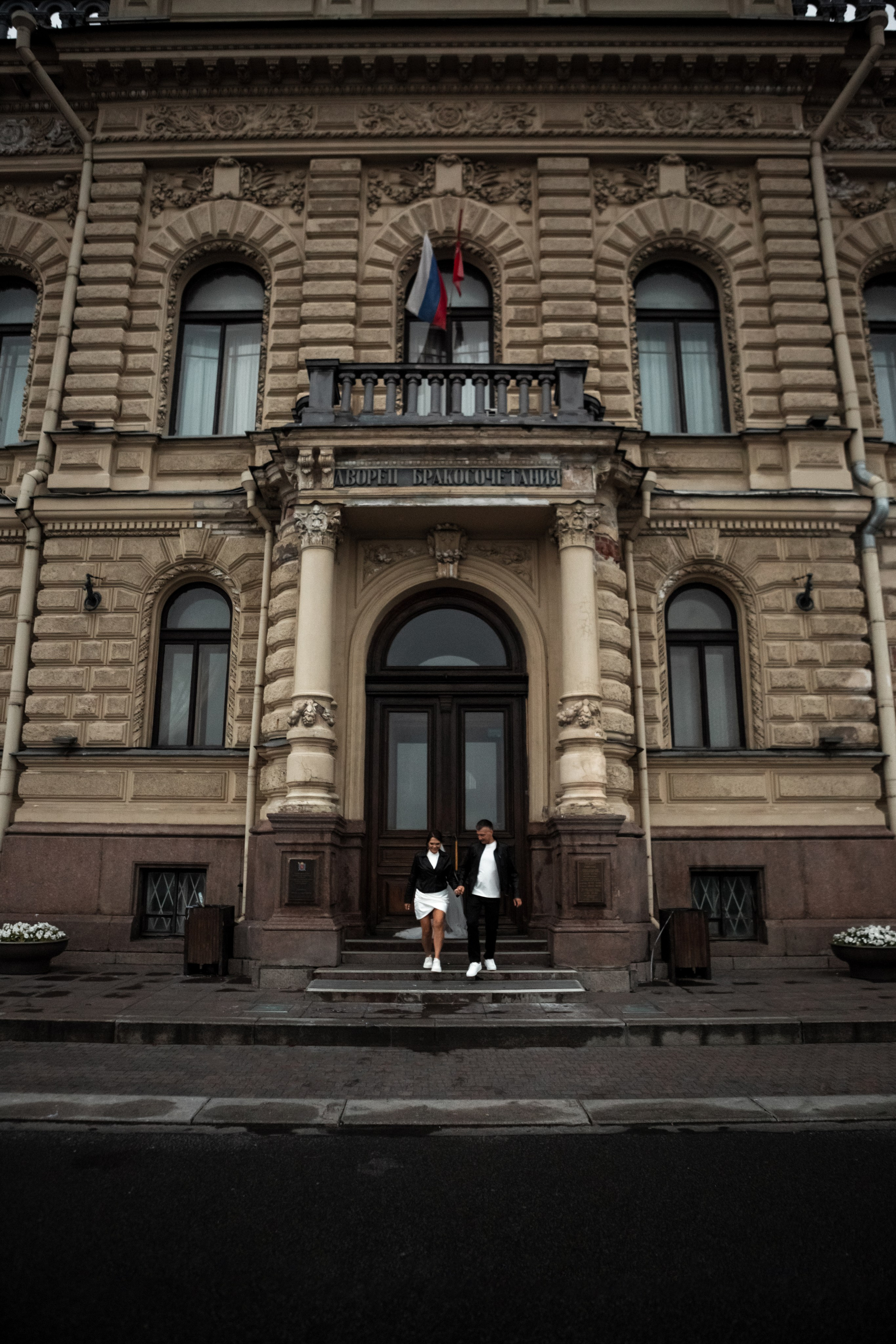 Свадебная фотопрогулка в ночном Петербурге