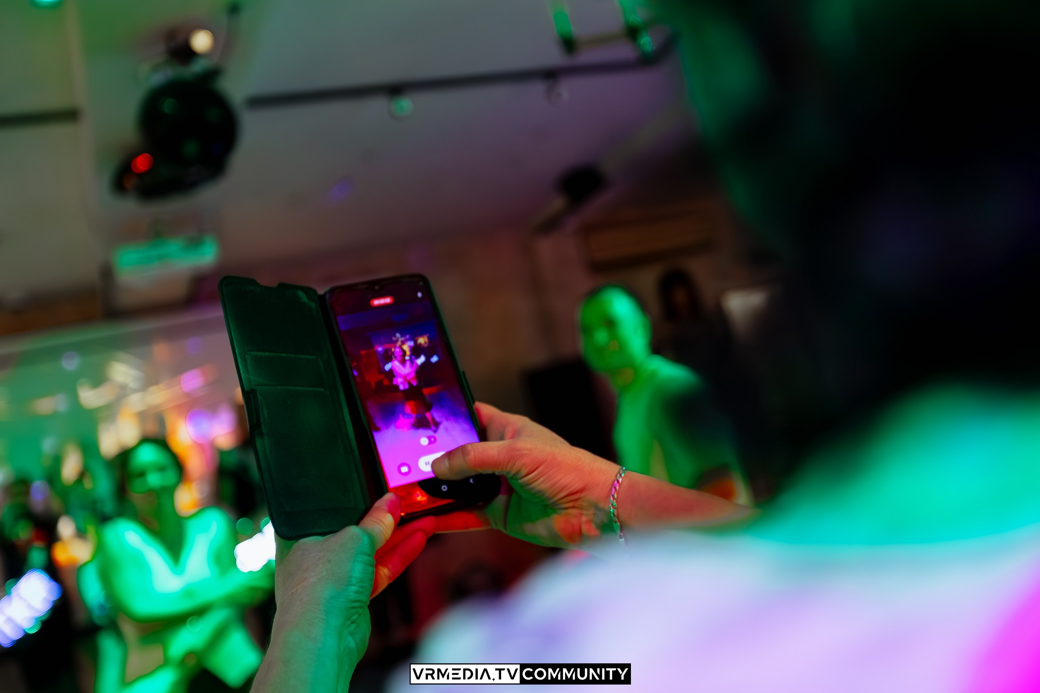 Выходные в караоке-баре «Империя»