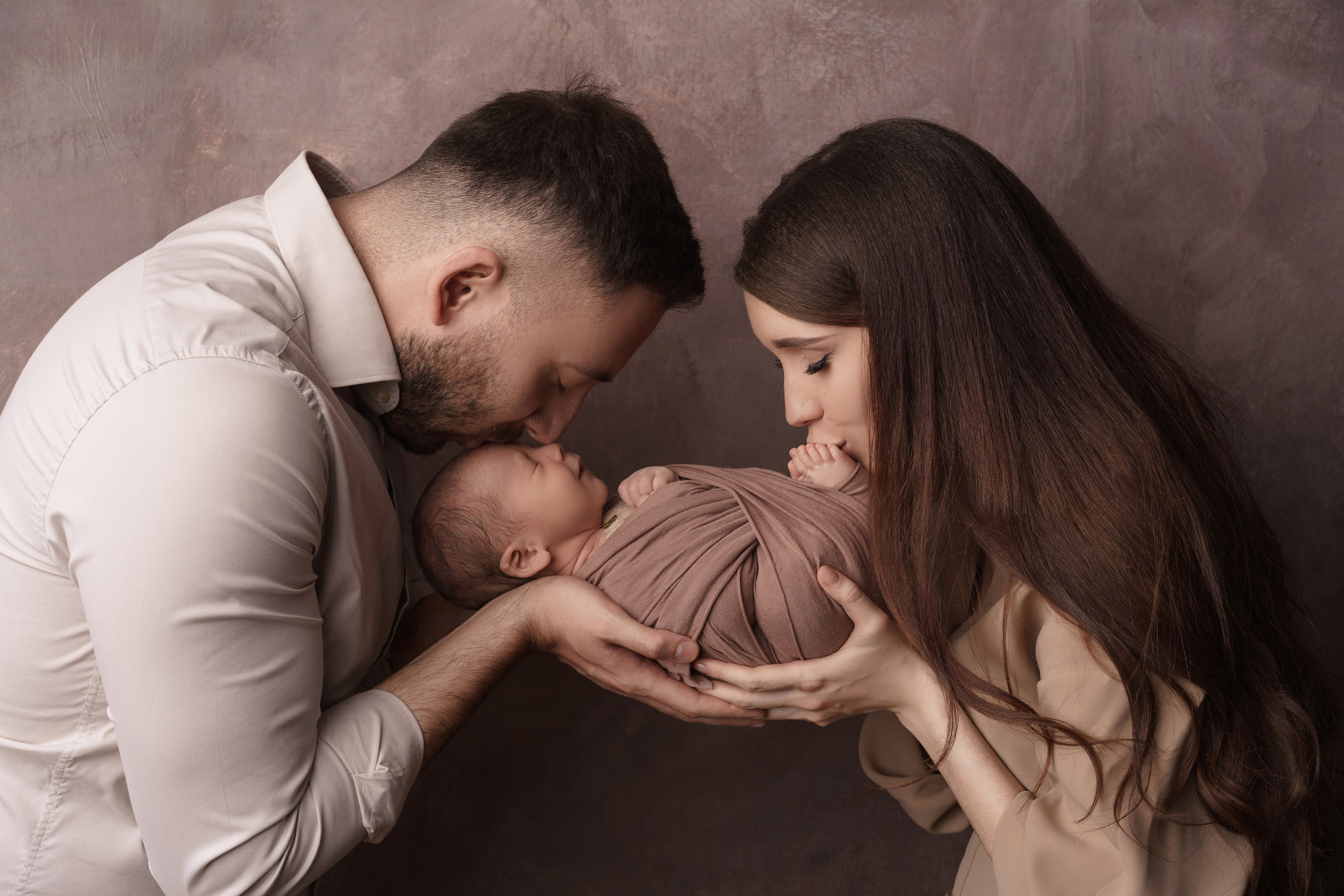 Семейные фотосессии с новорожденными | Трогательные кадры малышей и их близких в Москве и МО. Фотосессия новорожденных в Москве и Московской области | Профессиональный фотограф newborn — Татьяна Иванова