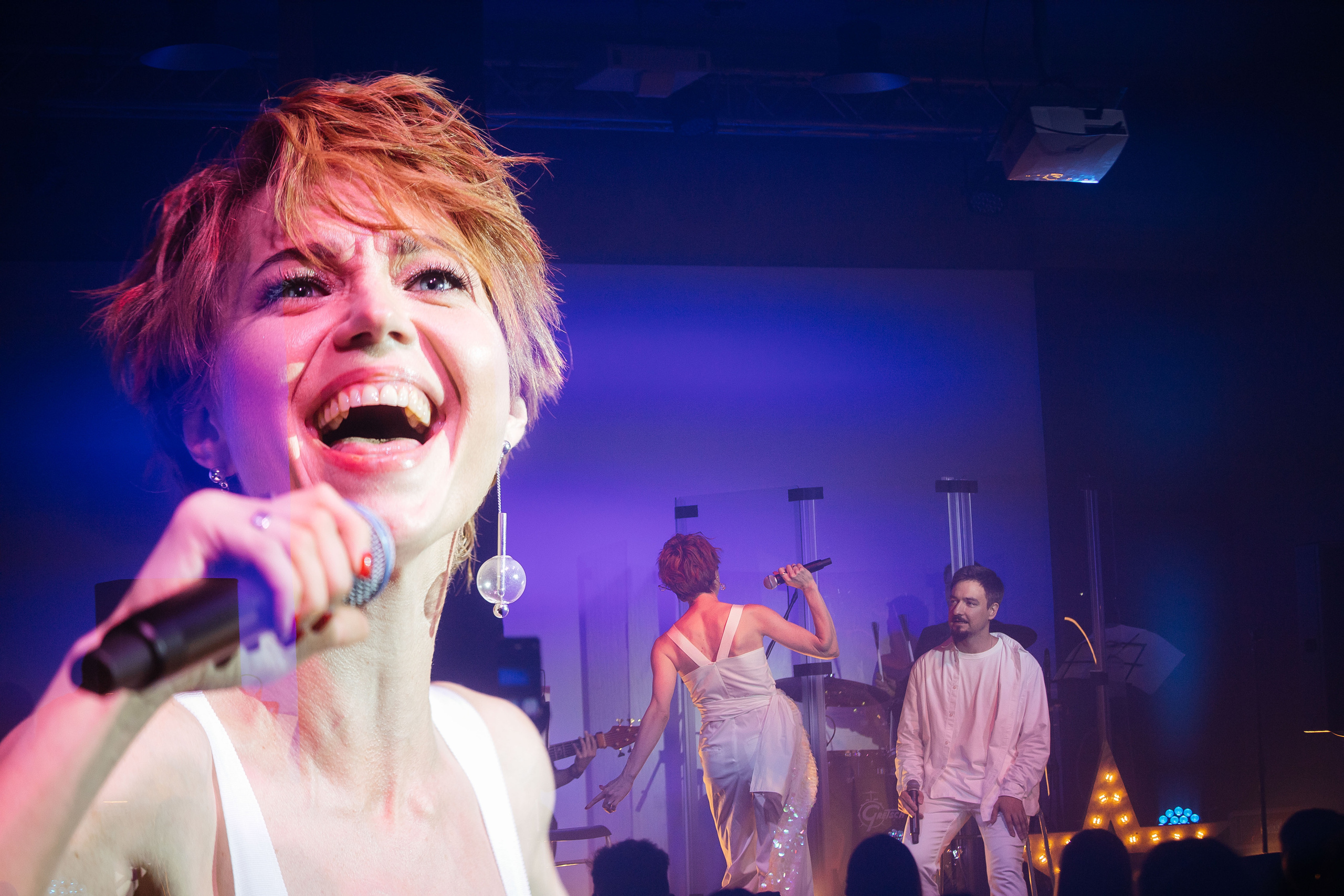 Марина поёт. Фотограф в Красноярске Надежда Воскресенская