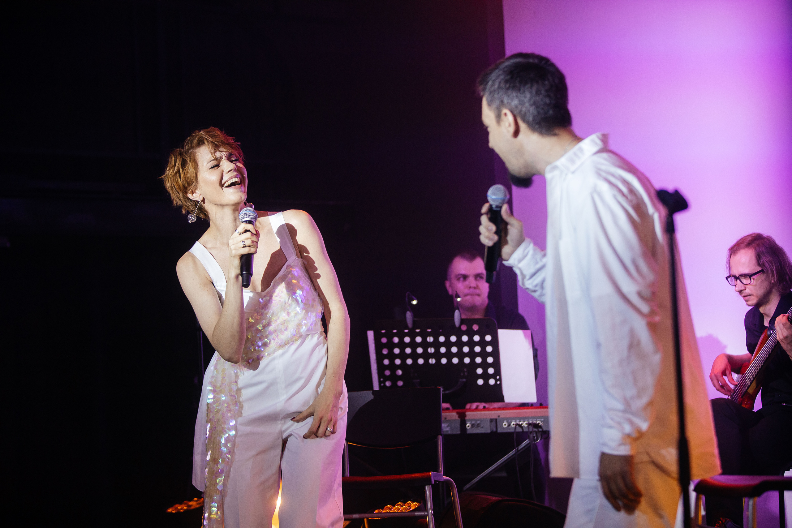Марина поёт. Фотограф в Красноярске Надежда Воскресенская