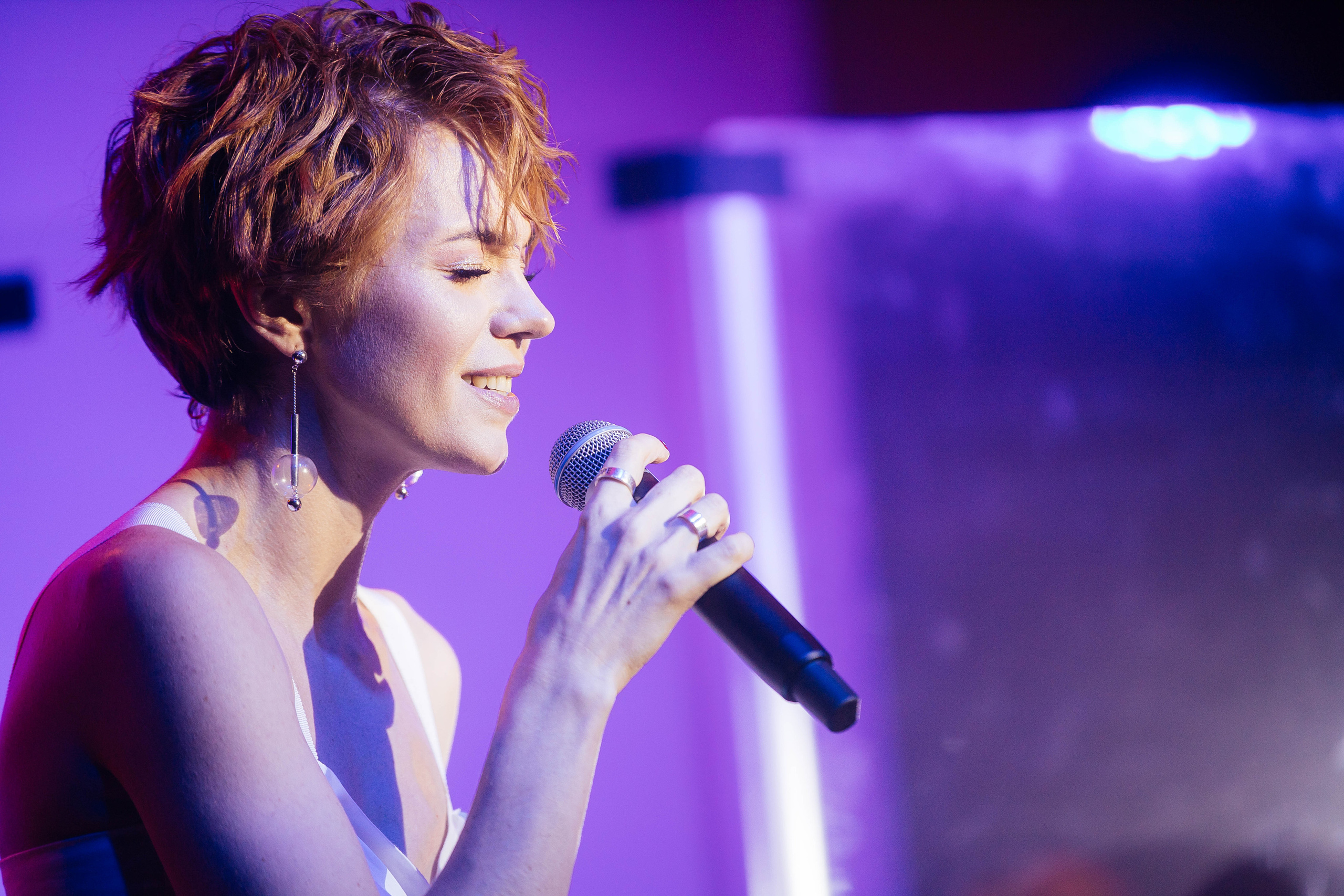 Марина поёт. Фотограф в Красноярске Надежда Воскресенская