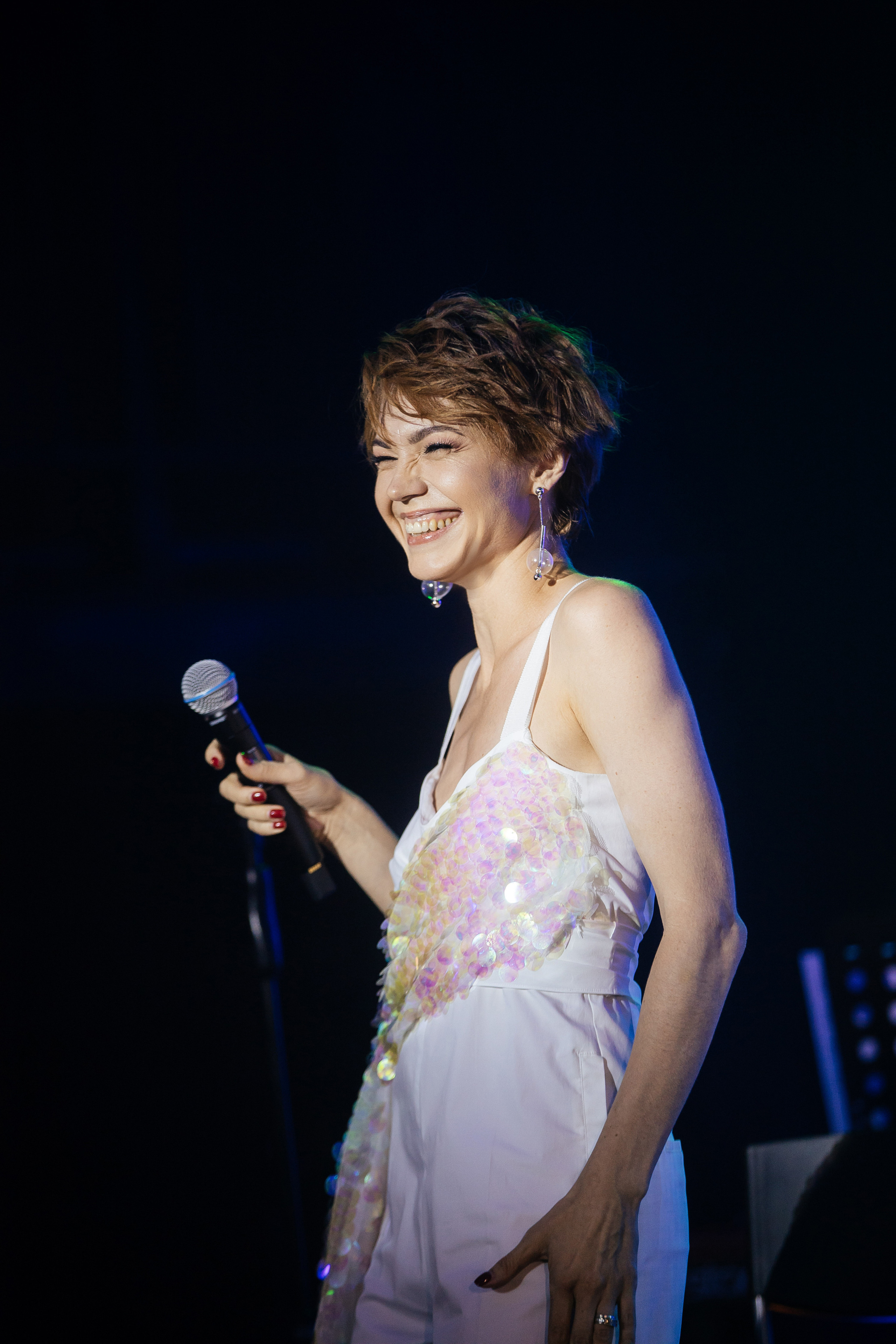 Марина поёт. Фотограф в Красноярске Надежда Воскресенская