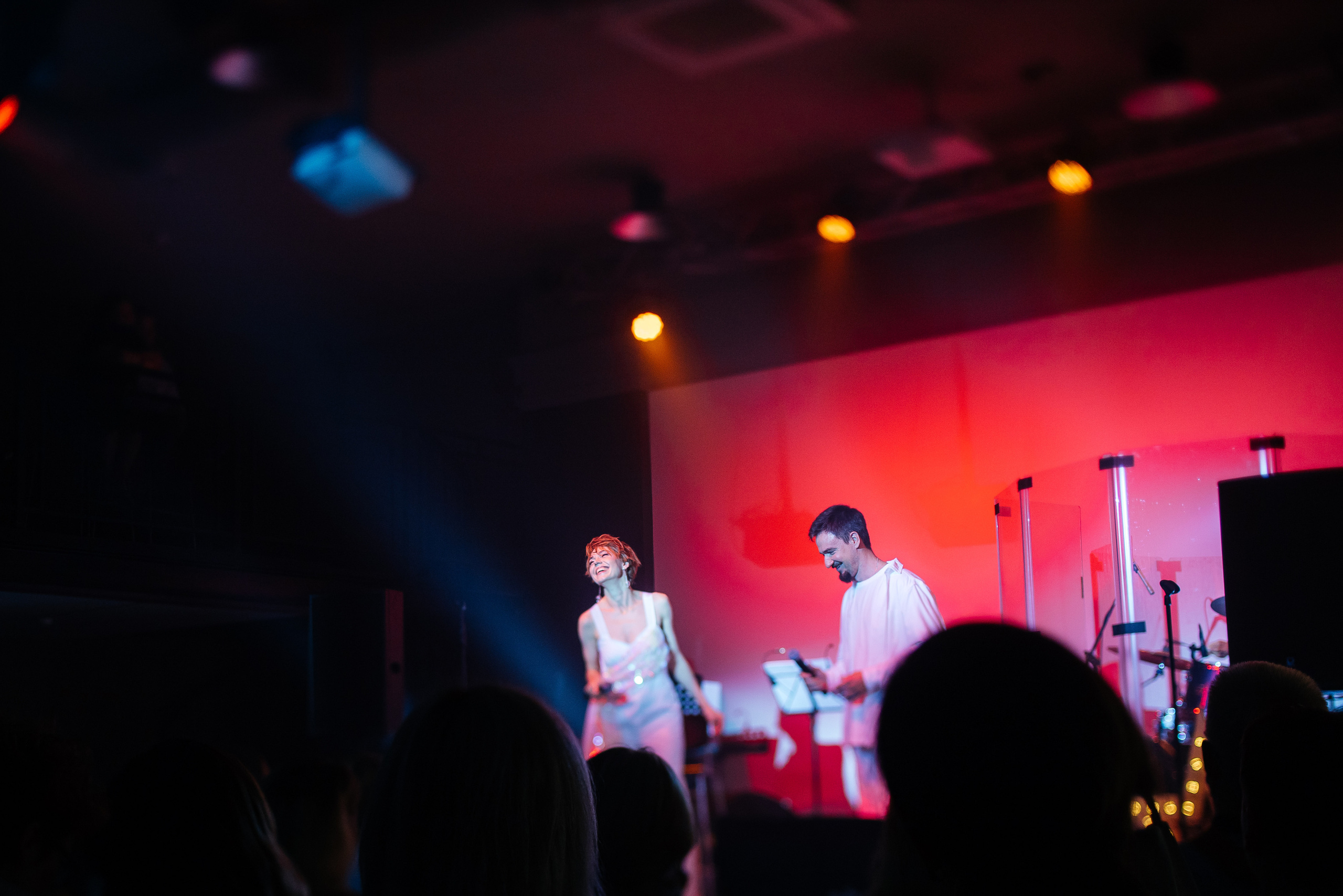 Марина поёт. Фотограф в Красноярске Надежда Воскресенская