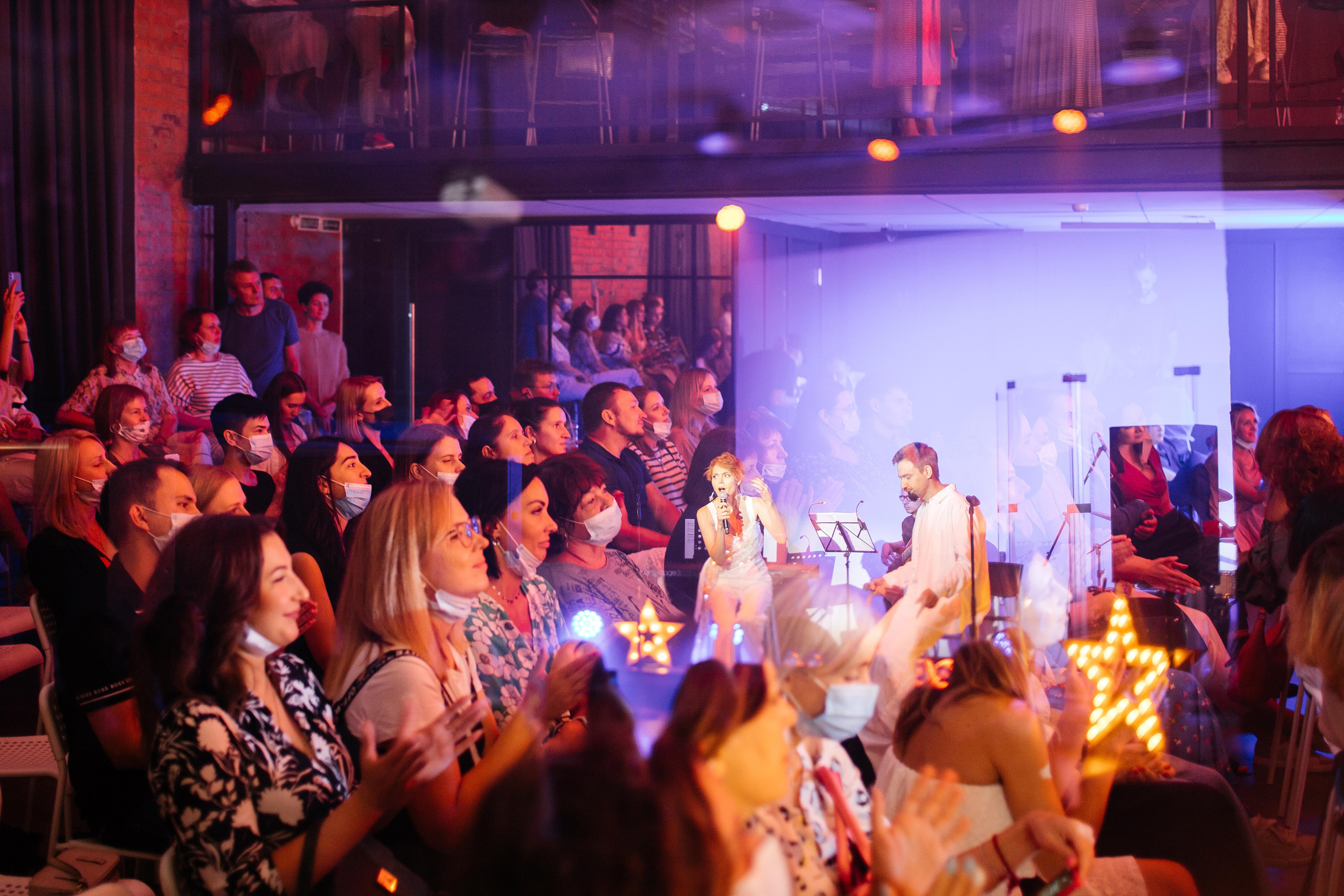 Марина поёт. Фотограф в Красноярске Надежда Воскресенская