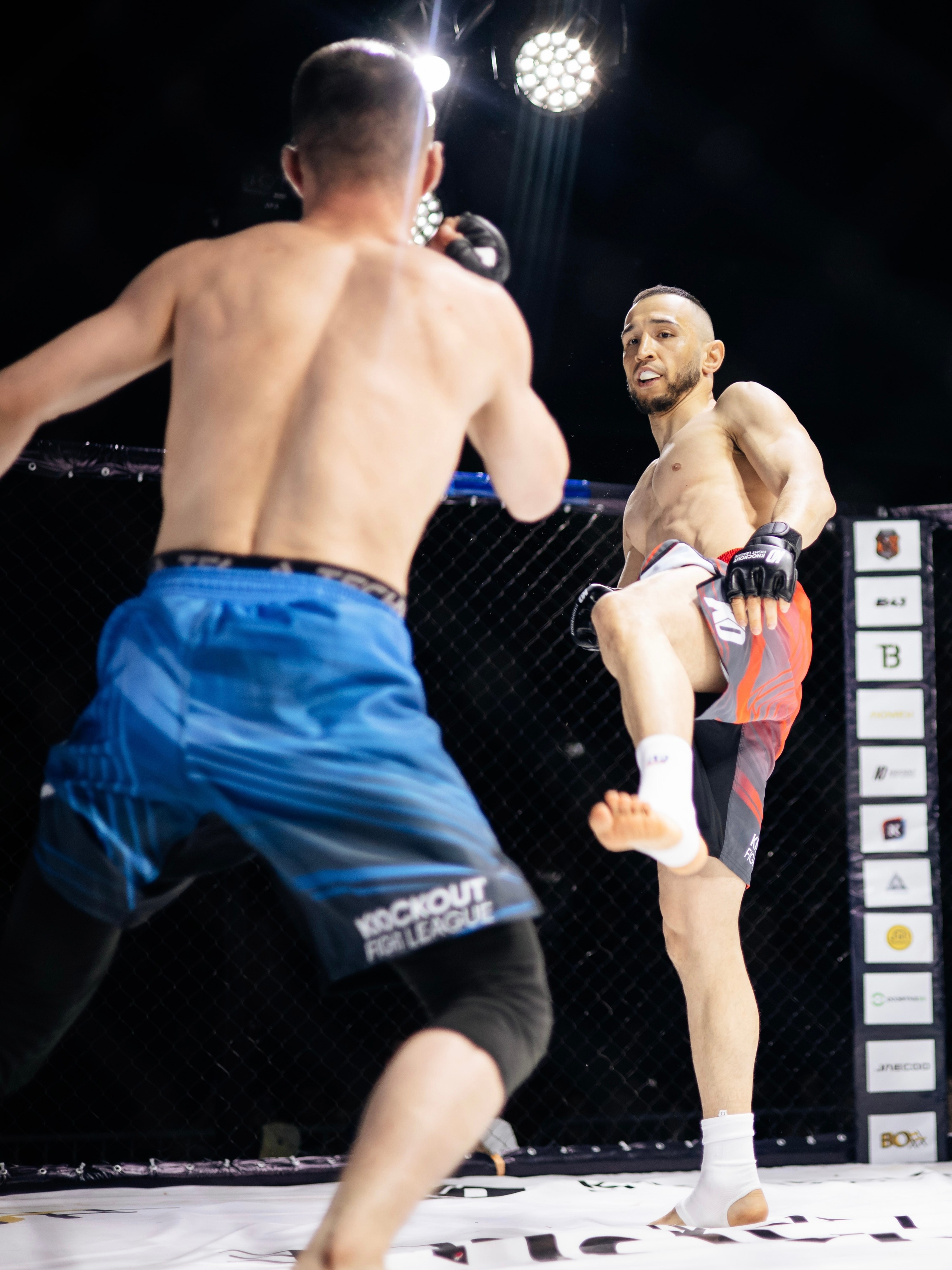 Бойцовская лига «KNOCK OUT». KRIS KRUPINNIKOVA