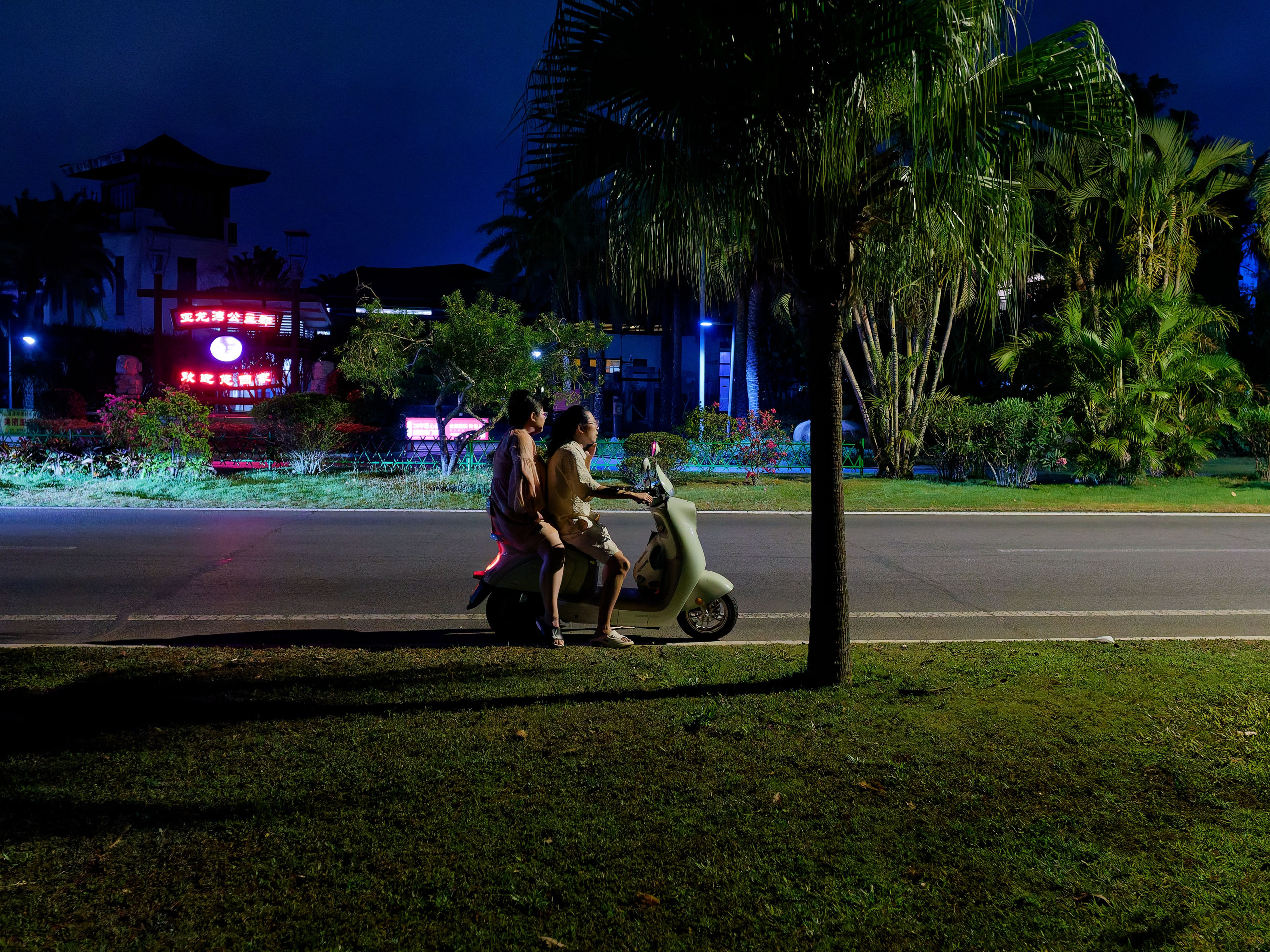 Хайнань 2026, улицы Ялунвань и Саньи. Фотопрогулки по Миру