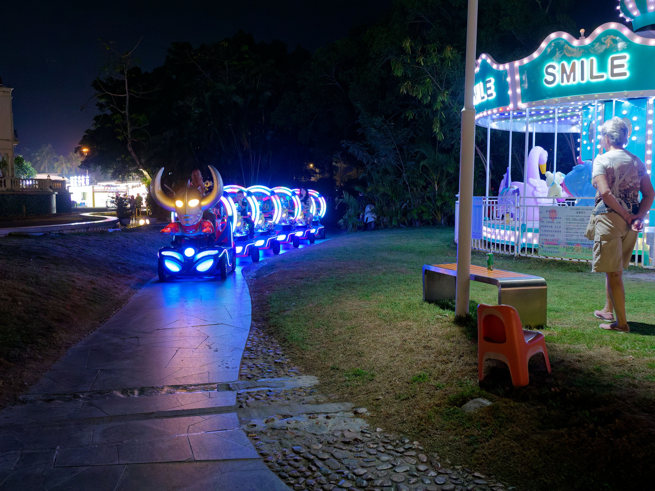 Хайнань 2026, Большой ночной базар в Ялунване. Фотопрогулки по Миру