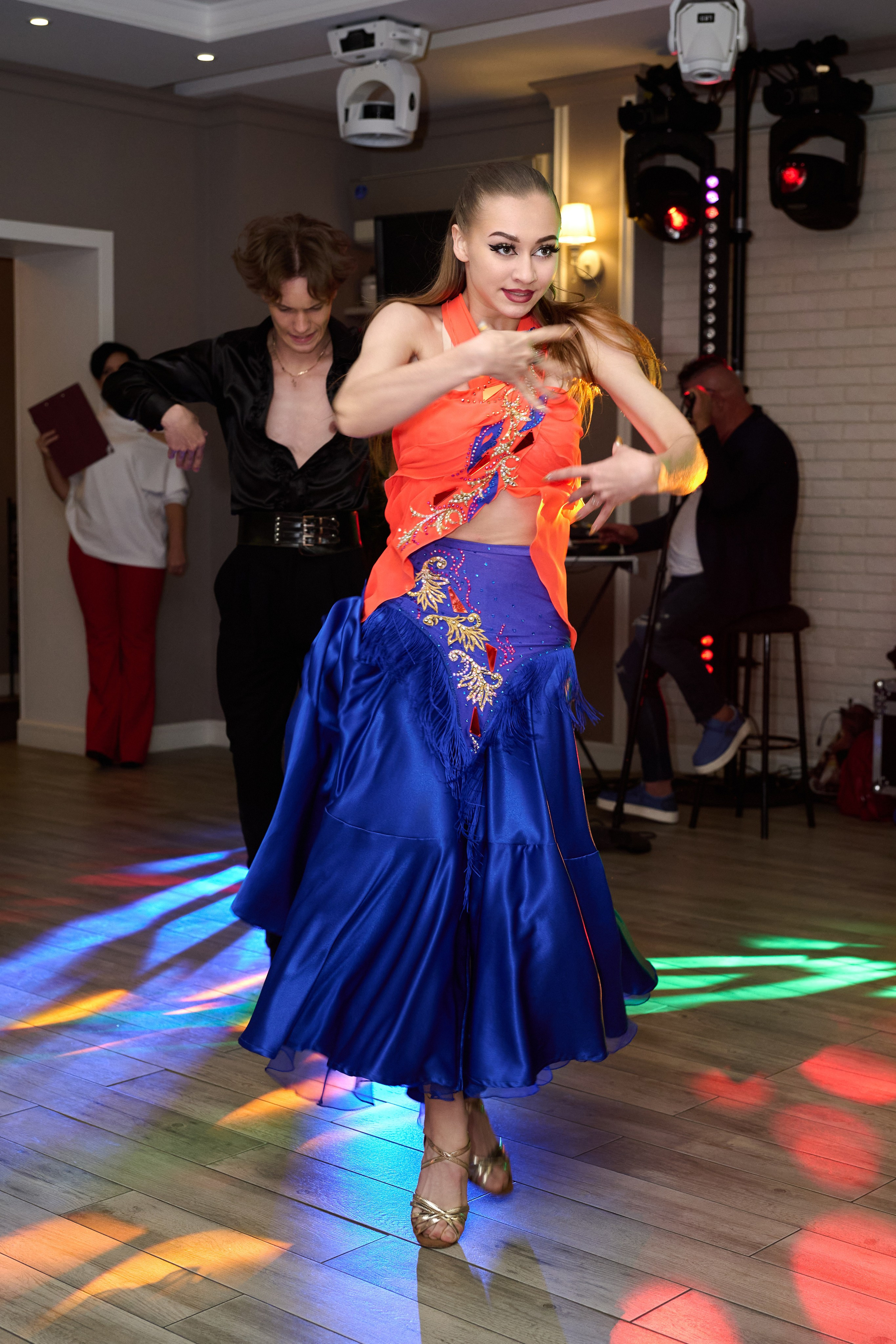 Фотосъемка юбилея Валентины. Профессиональный фотограф Старый Оскол, Губкин — свадьба, венчание, крещение, юбилей и день рождения