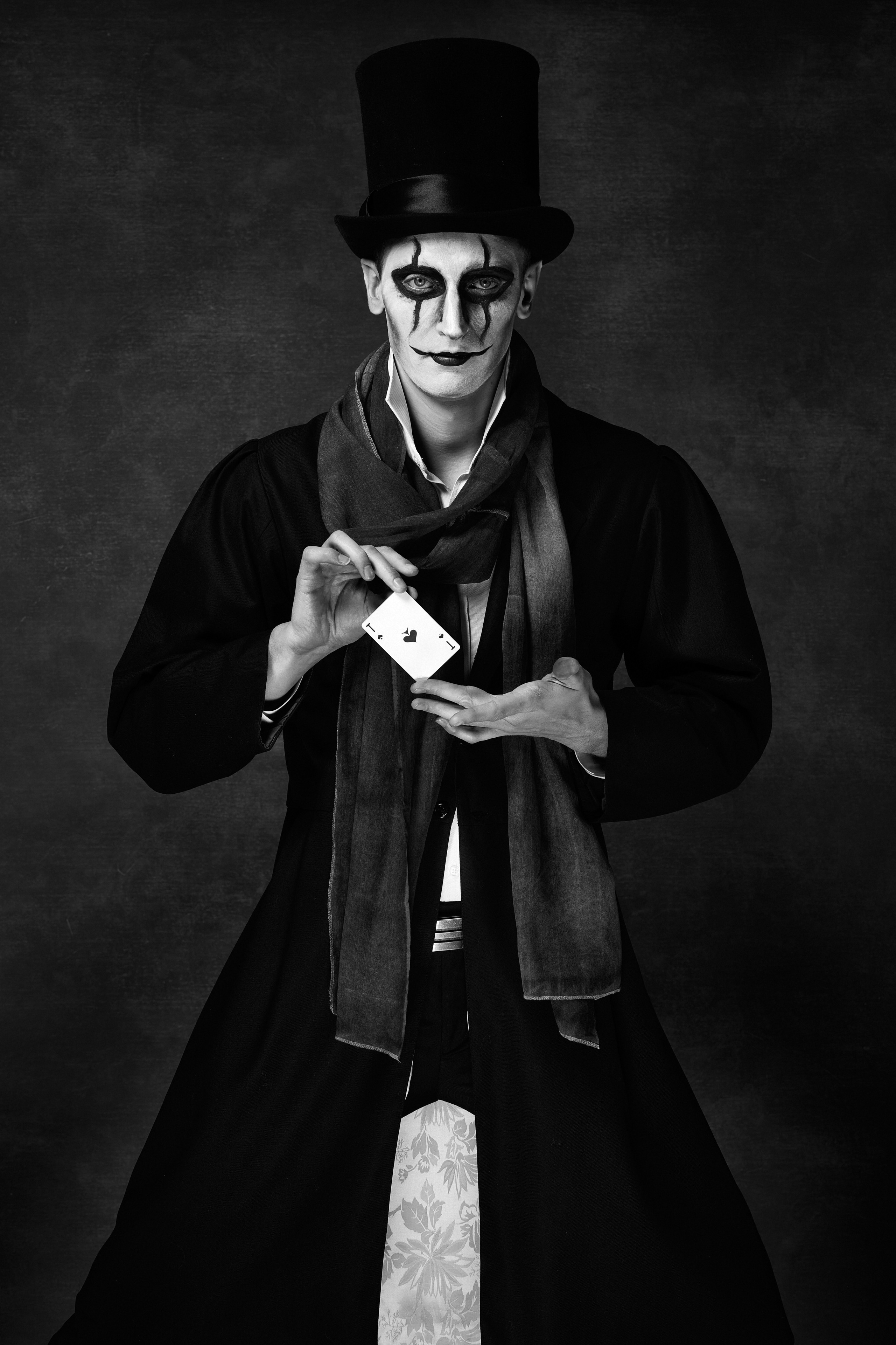 Роман. Виктор Кривогуз — российский портретный фотограф