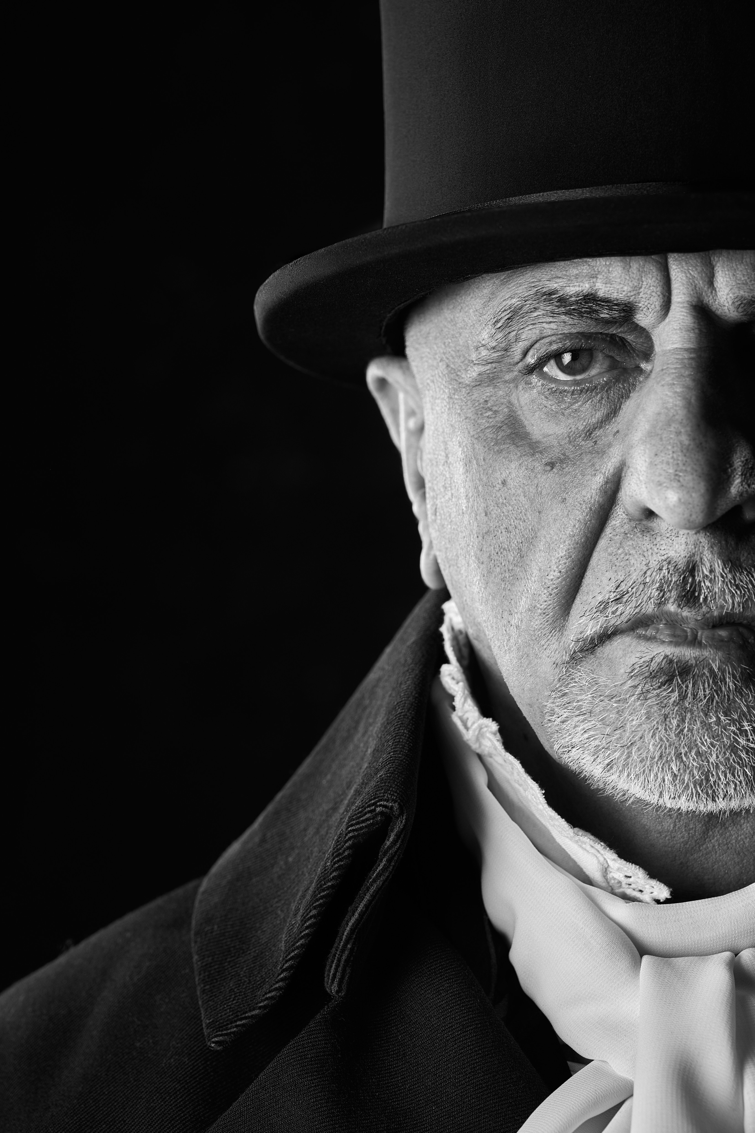 Арам. Виктор Кривогуз — российский портретный фотограф