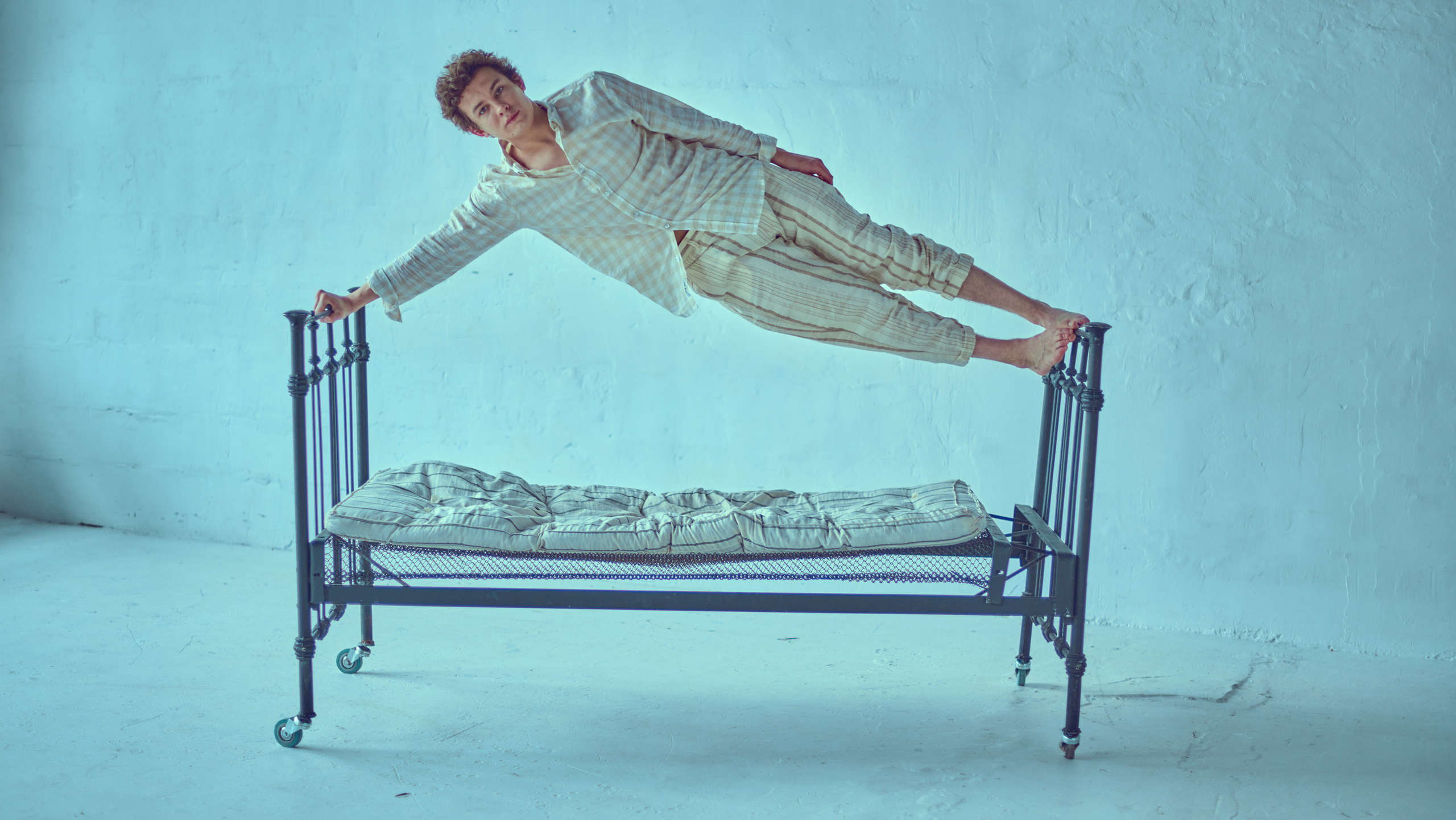 Капитан. Виктор Кривогуз — российский портретный фотограф