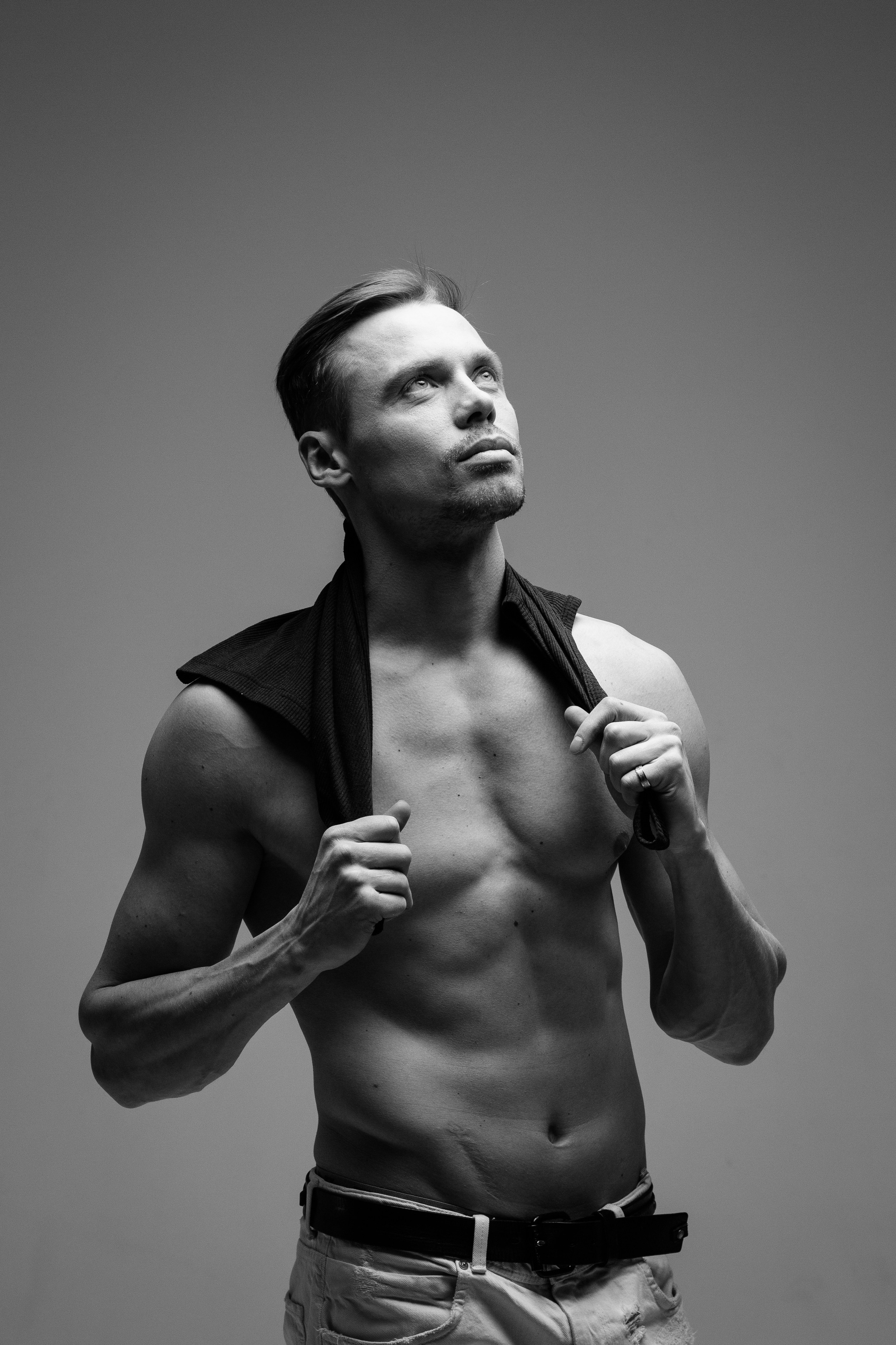 Александр, 185 см, 48-50 р-р. KED Production — продакшн из СПб. Создаём фото, видео и контент, который помогает брендам и селлерам продавать больше