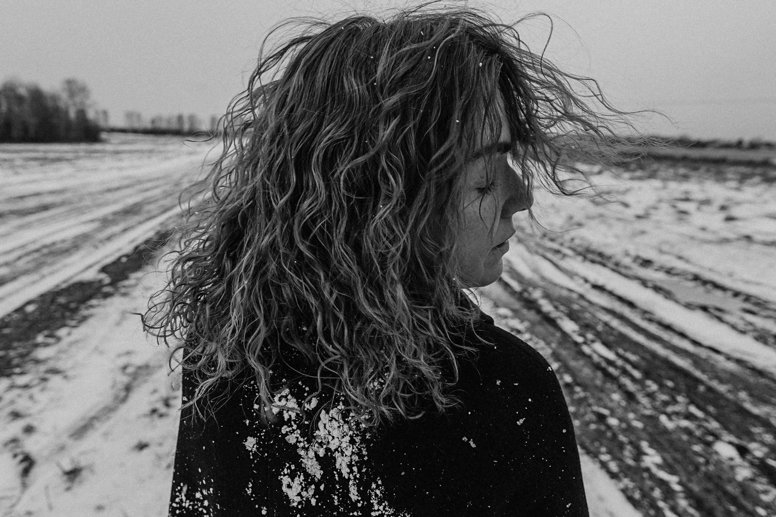 Меланхолия (поле). Семейный фотограф Тюмень, фотограф на роды Салмина Мария