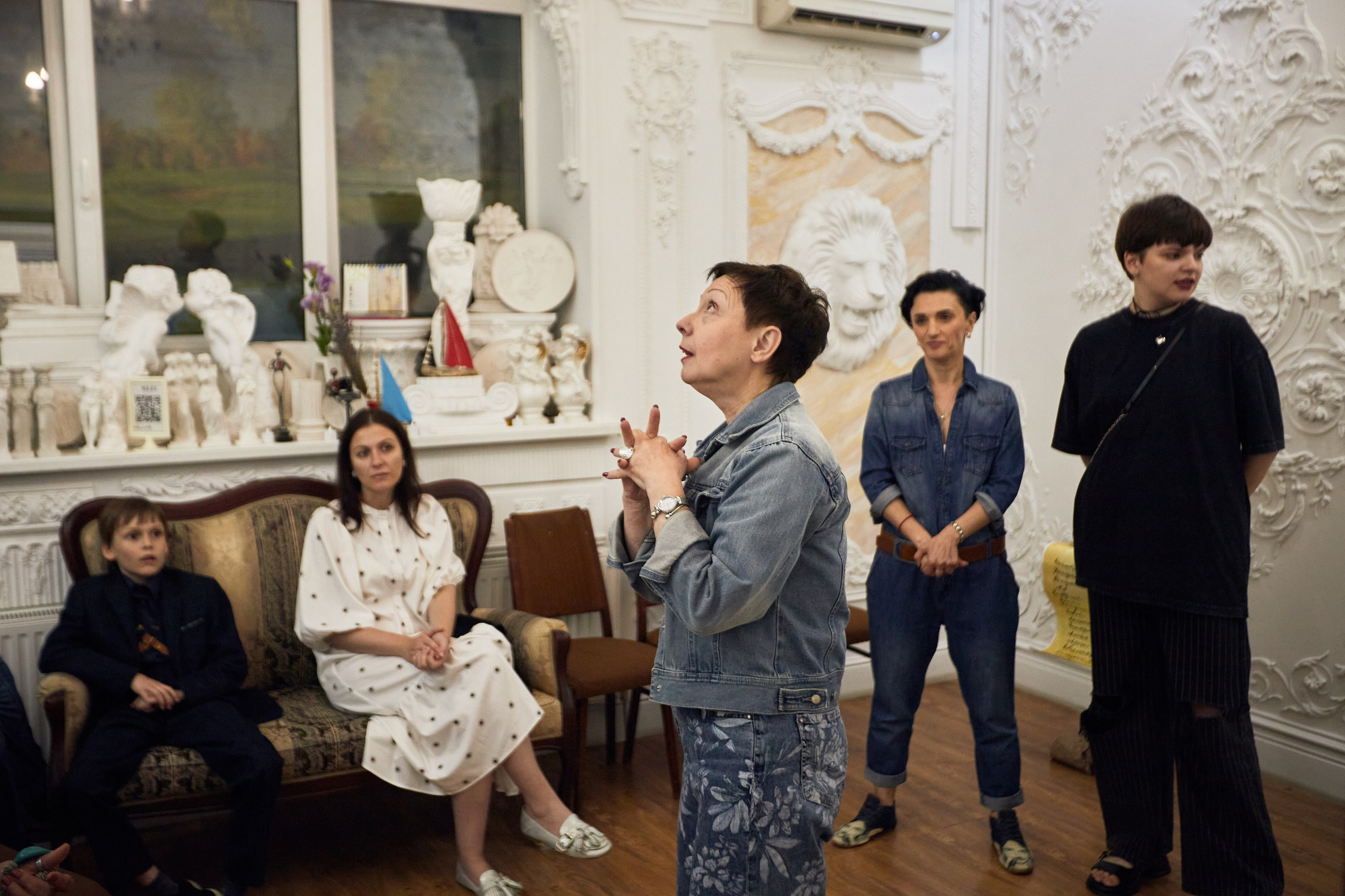 Лекция в салоне «Аврора». Фотограф Юлия Маринина