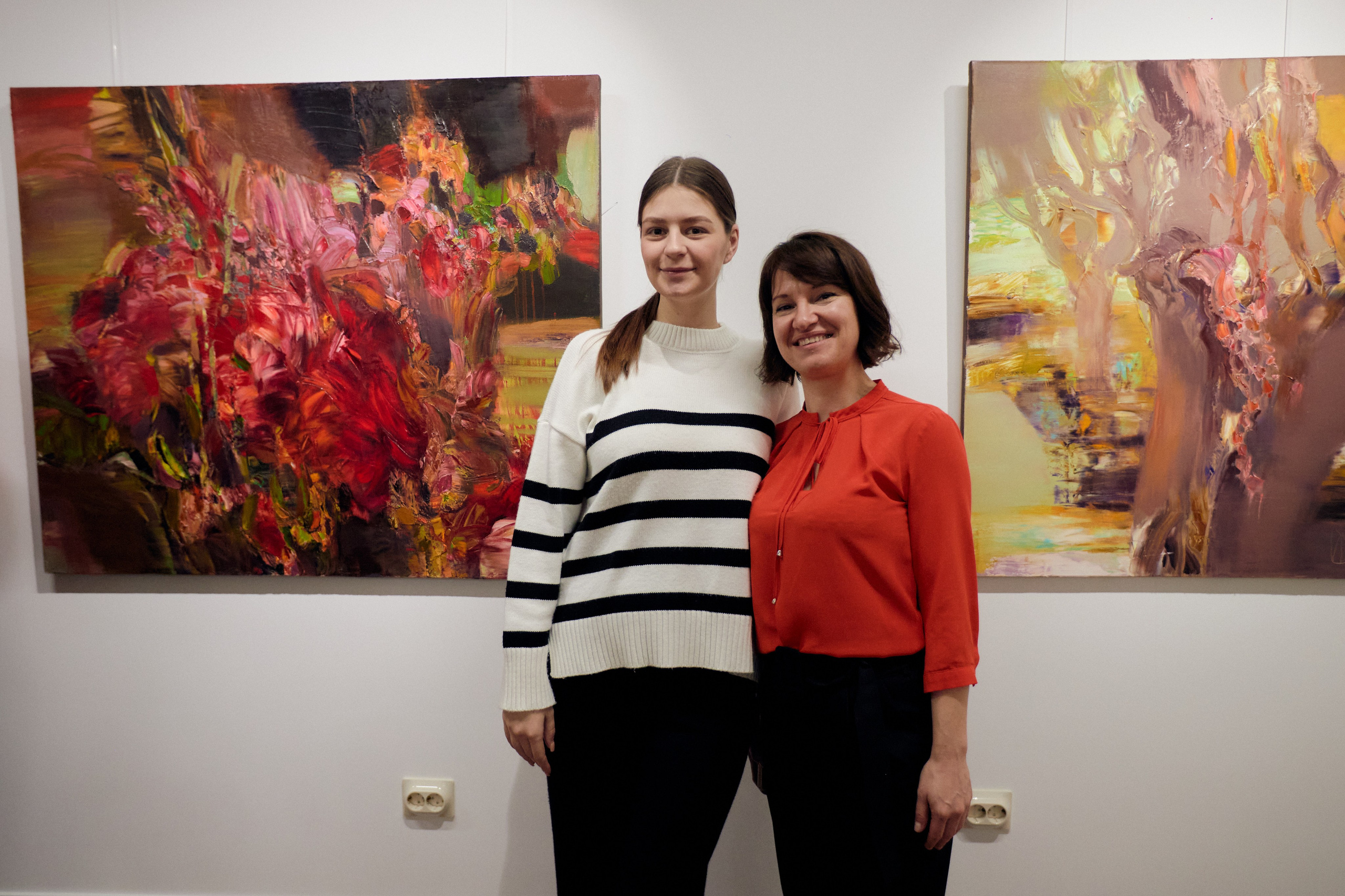 Открытие выставки краснодарской художницы Ларисы Блохиной. Фотограф Юлия Маринина