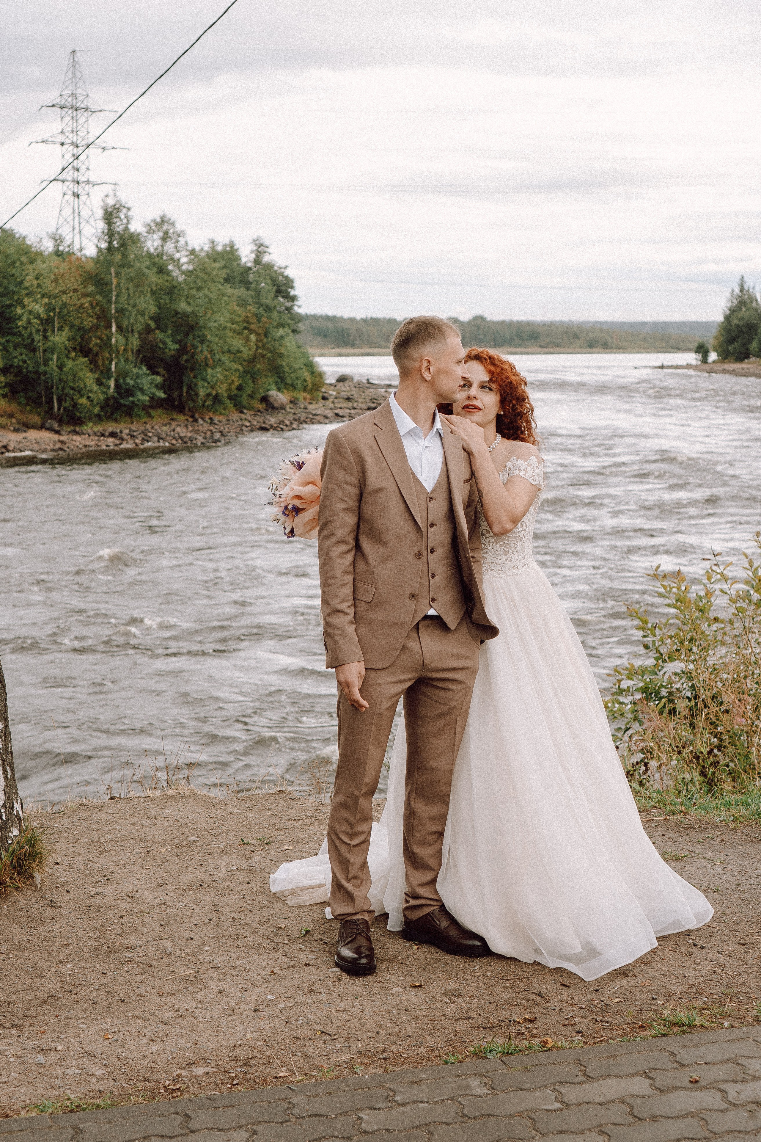 СВАДЕБНАЯ ФОТОСЕССИИЯ ПАРЫ В ГОРОДЕ ПРИОЗЕРСК В СОСНОВОМ ЛЕСУ И С ПИКАПОМ. Профессиональный фотограф, Санкт-Петербург — Виктория Богомолова