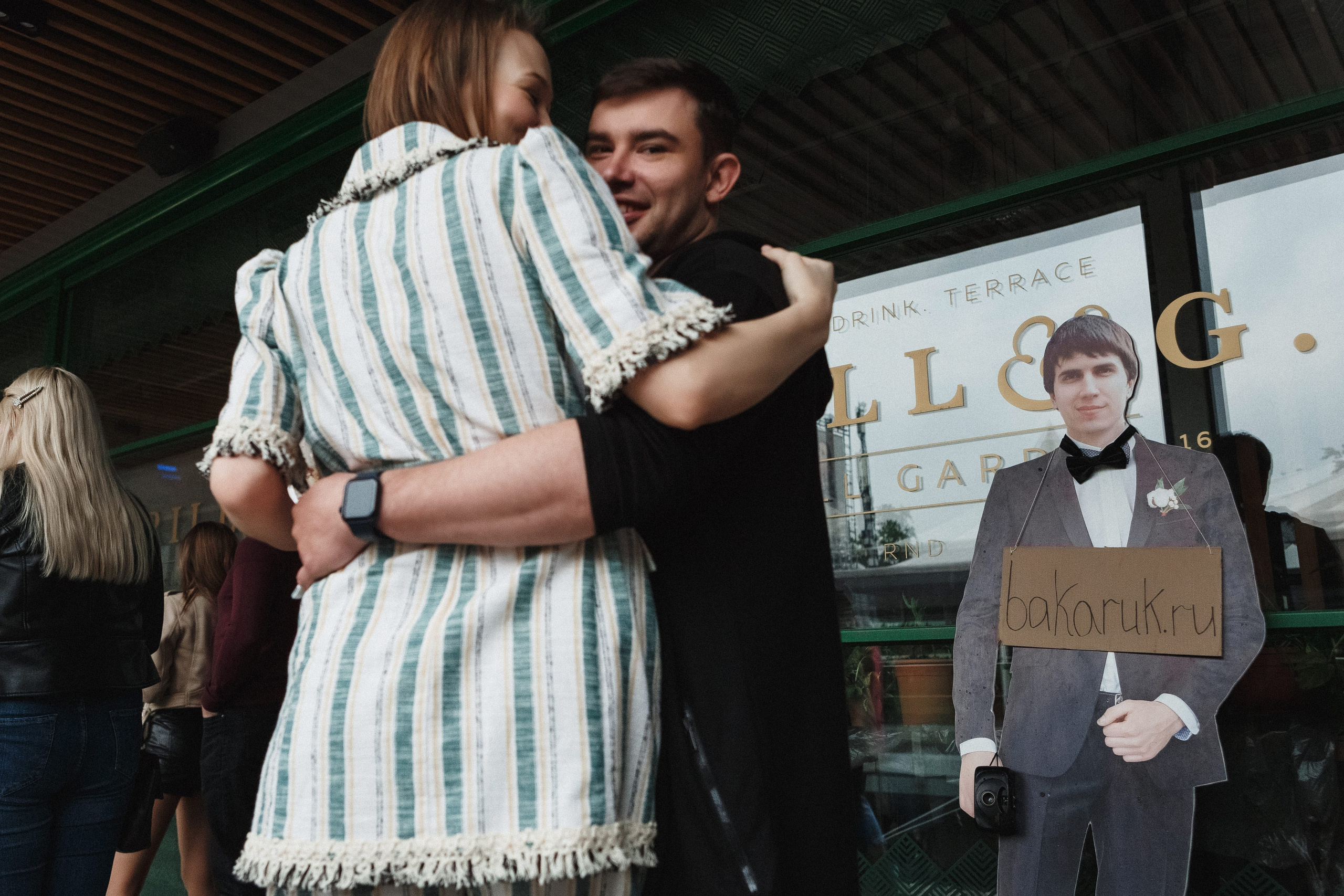 Моменты: Съёмка букета невесты в ТРЦ Большой, Ростов-на-Дону. Свадебный и семейный фотограф в Таганроге Бакарюк Антон