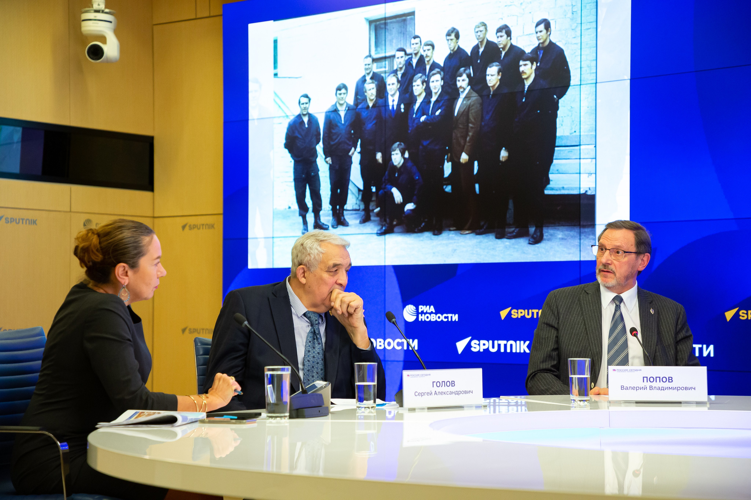 РИА НОВОСТИ. Газета «Спецназ России». Пресс-конференция к 45-летию ввода советских войск в Афганистан. Фотостудия в Москве LUXARTPHOTO