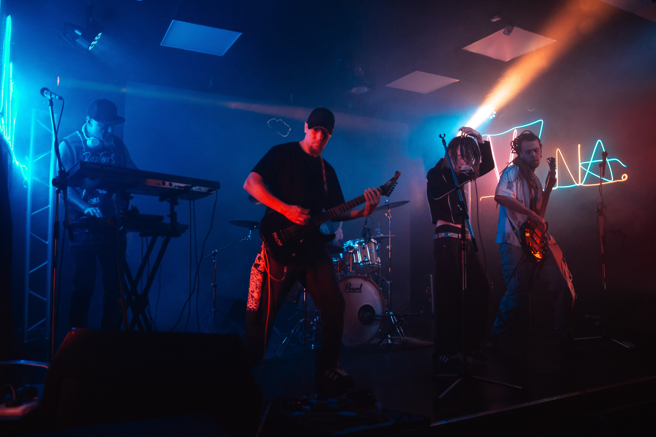 Isolator, Красноярск, 23.11.2025, Волна. Фотограф Регина Крикунова г. Красноярск