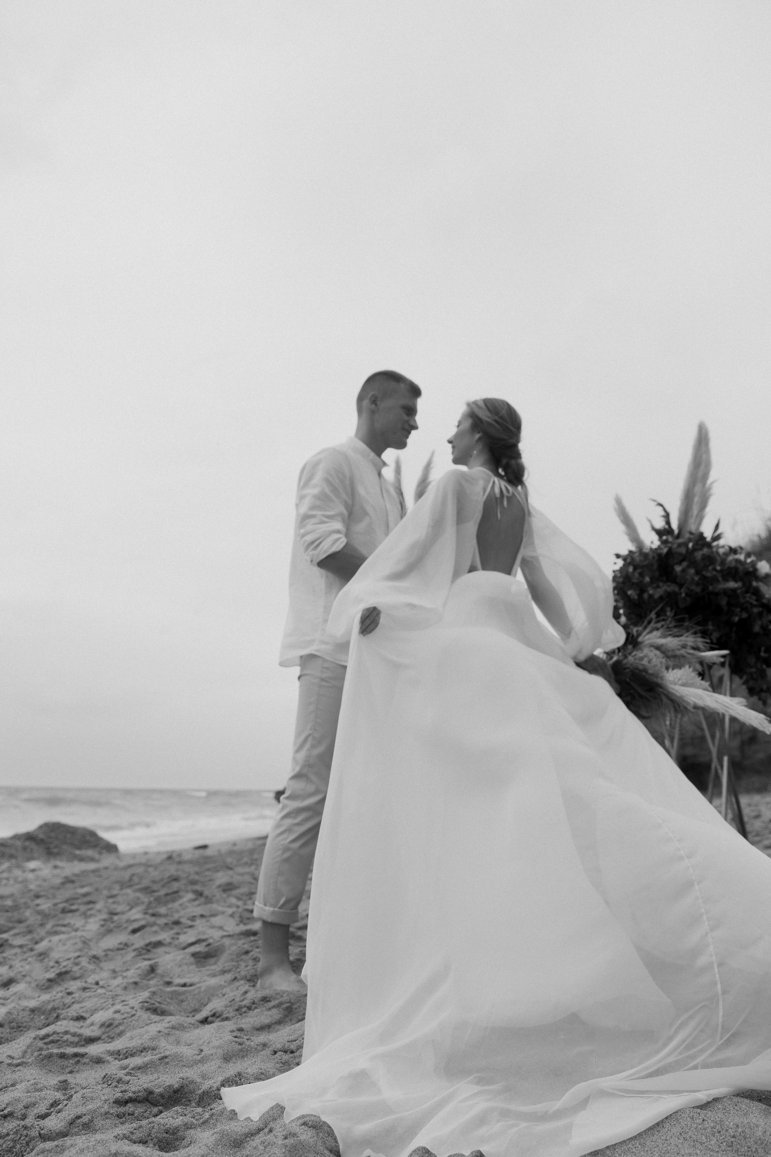 На берегу моря…. СВАДЕБНЫЙ ФОТОГРАФ В КРЫМУ И СЕВАСТОПОЛЕ