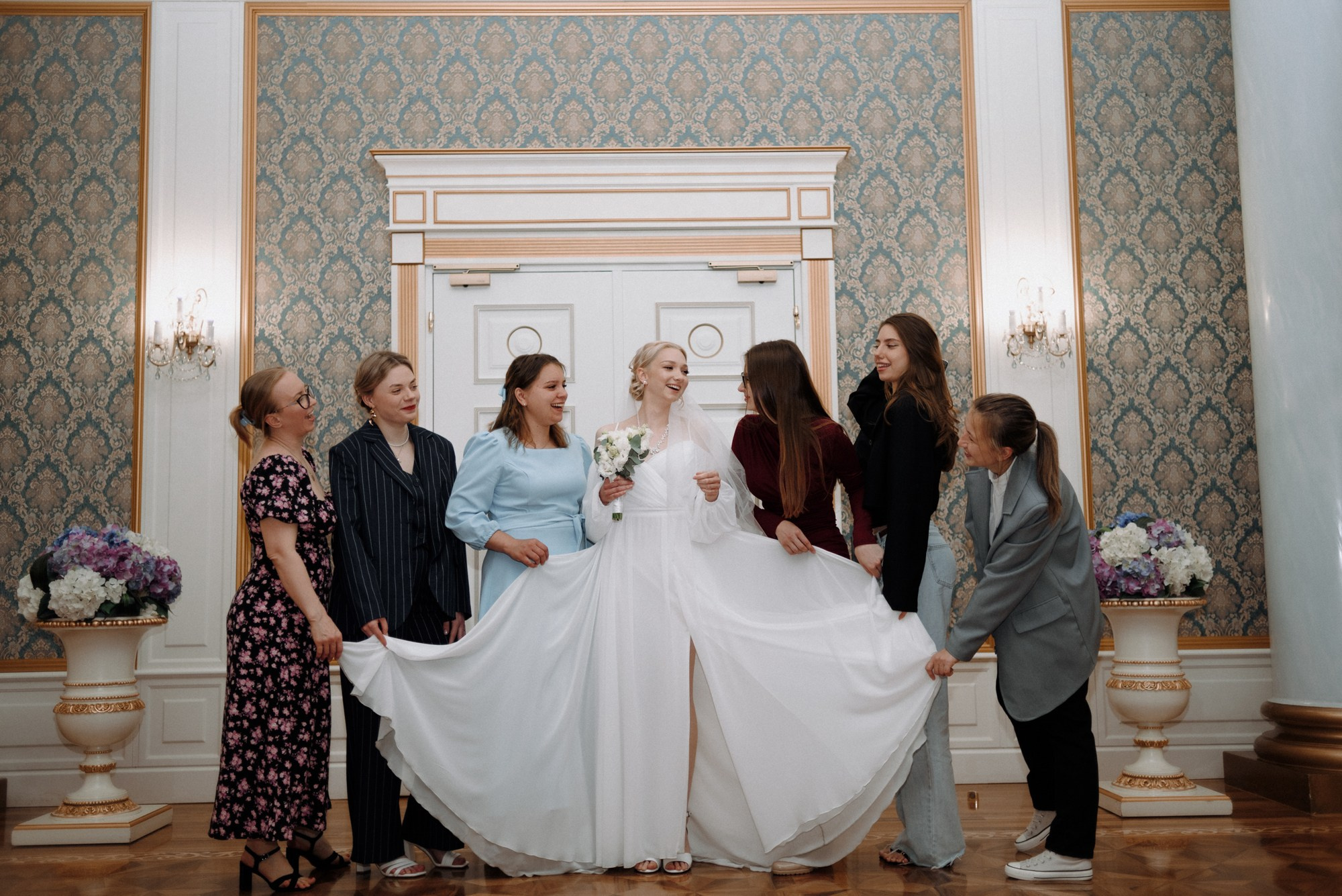 Свадебный фотограф в Тюмени — Фотосессия Тимура и Лизы в городском стиле. Портретный фотограф Тюмень Дарья Мустафина