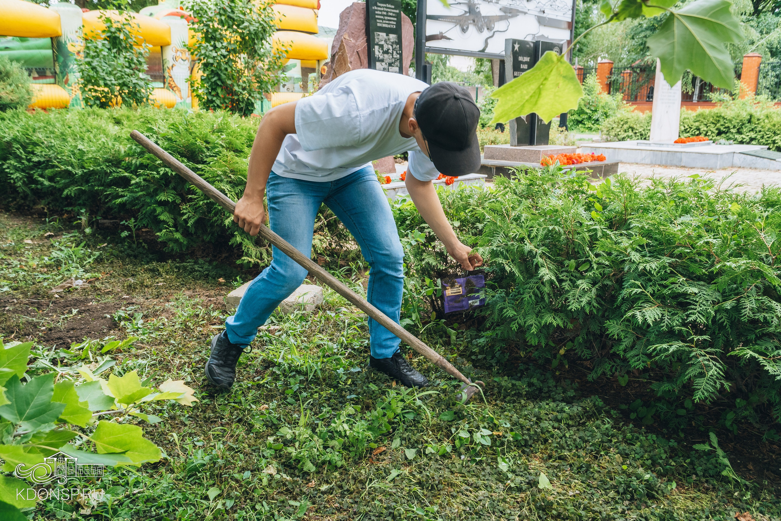 «Сад Памяти». Новотитаровский Дом культуры