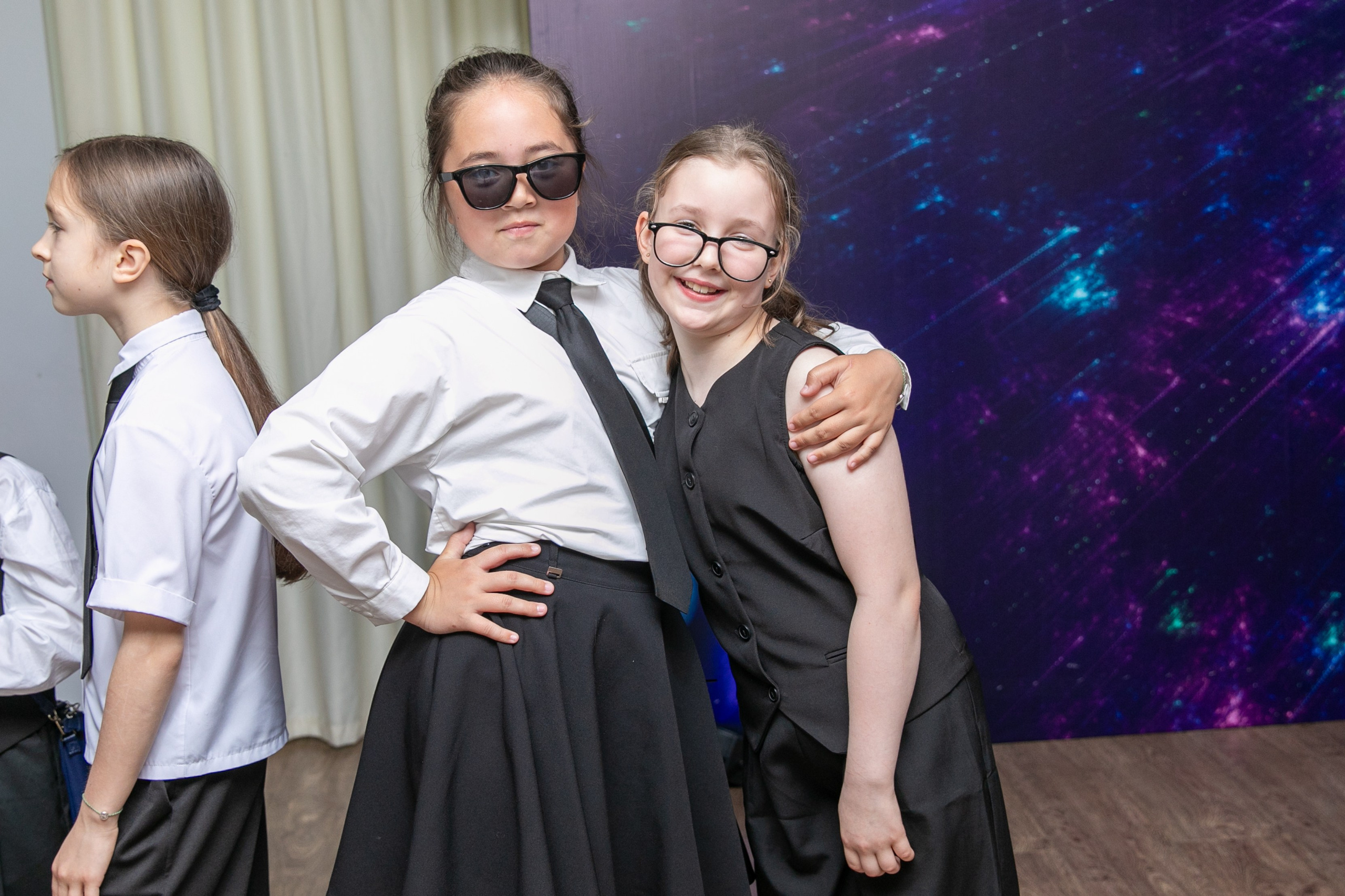 Выпускной 4 класс Гимназия 3 2025. Школьный и детский фотограф в Южно-Сахалинске Анастасия Лескова