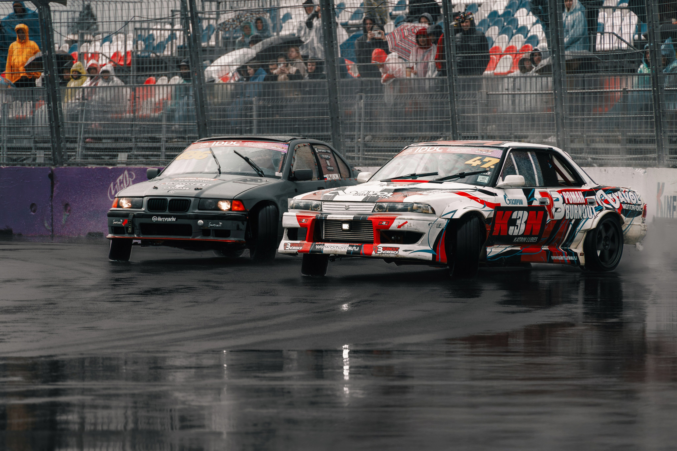 IDDC Этап 2: Бетонный Колизей и блогеры в деле