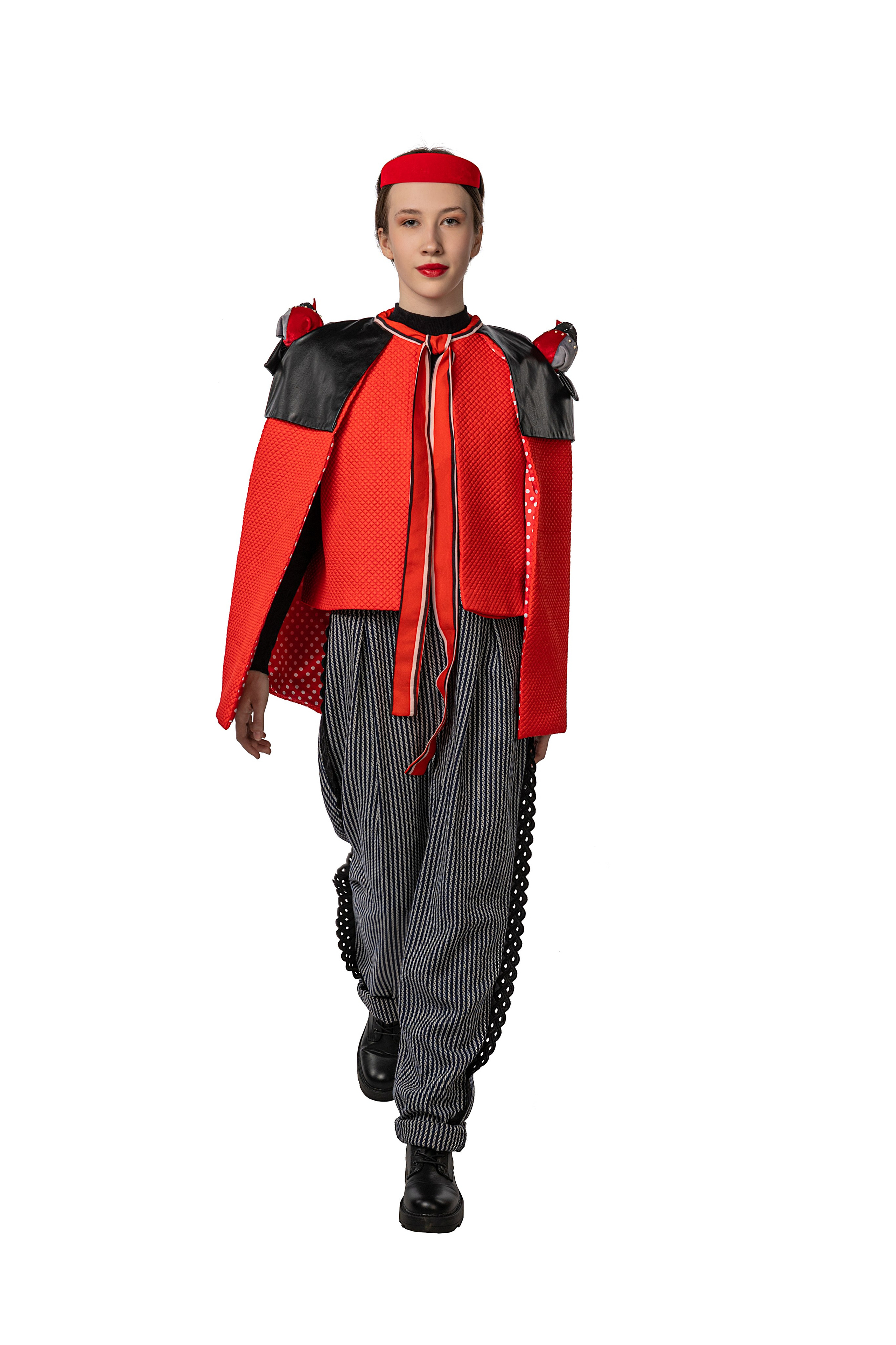 Коллекция «Снегири» школы дизайна одежды «Моделина». Фотограф Ирина Бобрешова. Коряжма