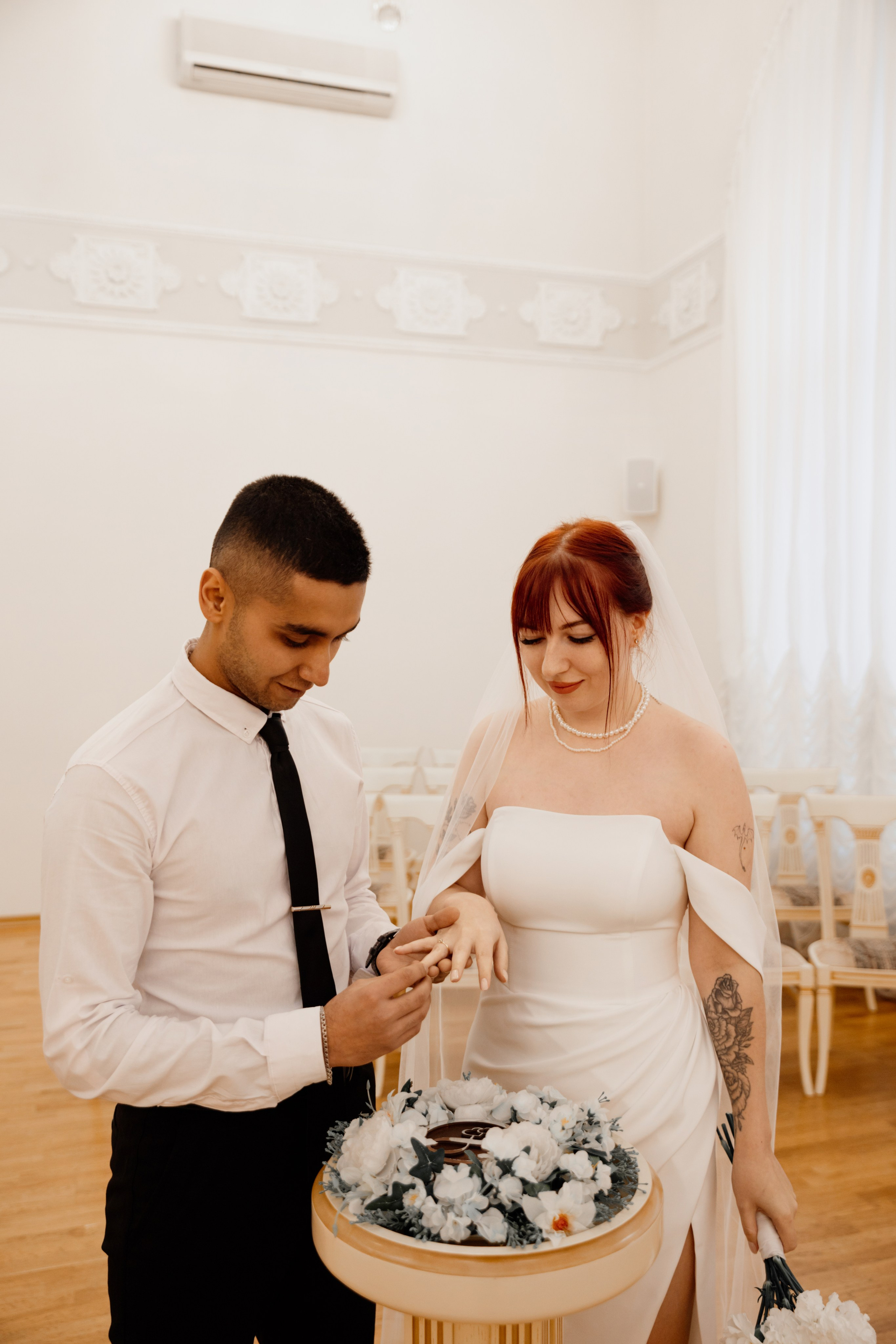 Свадебная фотосессия в пространстве SENO, регистрация в ЗАГСе Адмиралтейского района. Фотограф в Санкт-Петербурге Разиля Идиятуллина