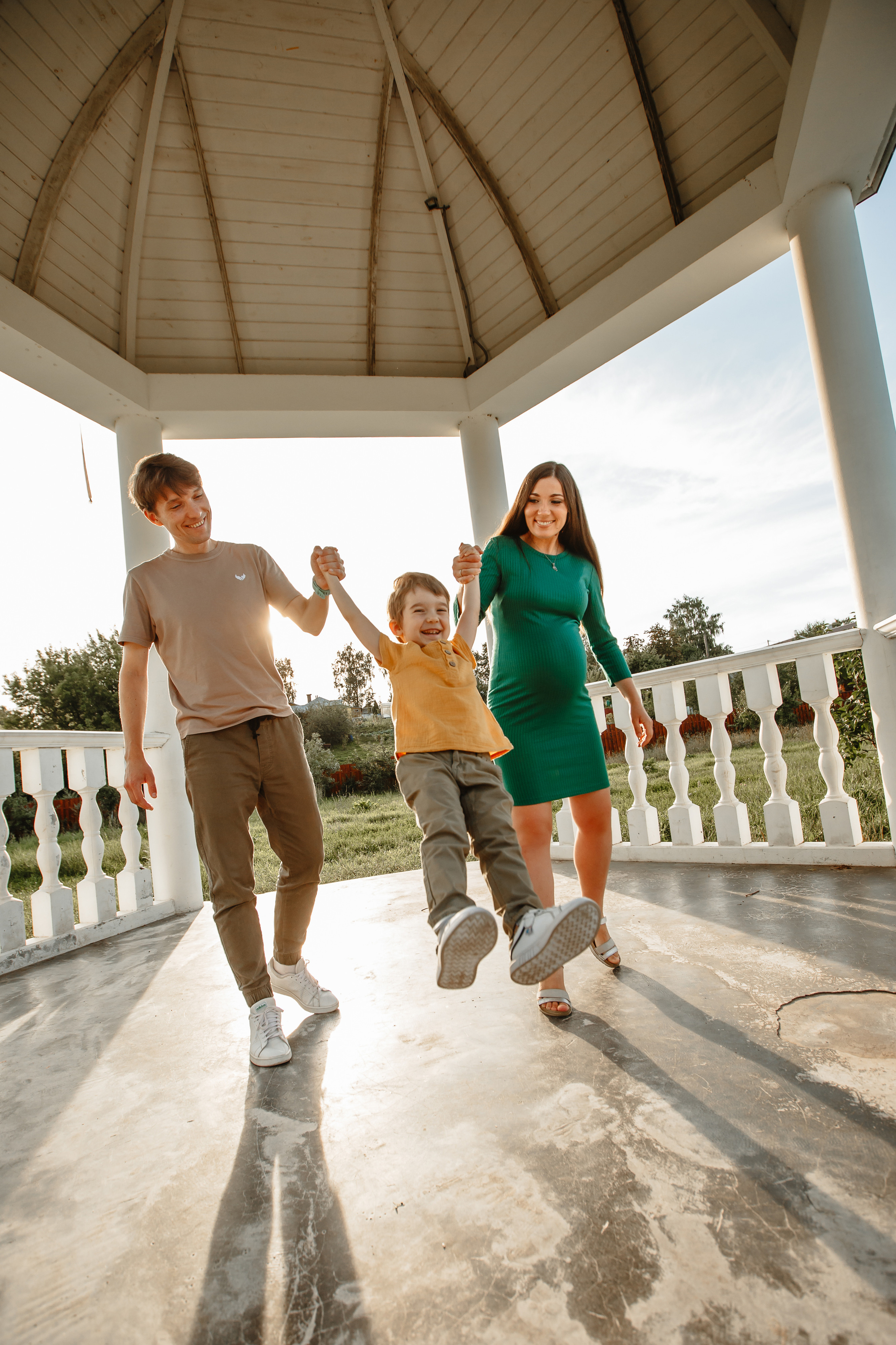 В ожидании маленького чуда. Wedding, romantic photo, family holidays. Workshops