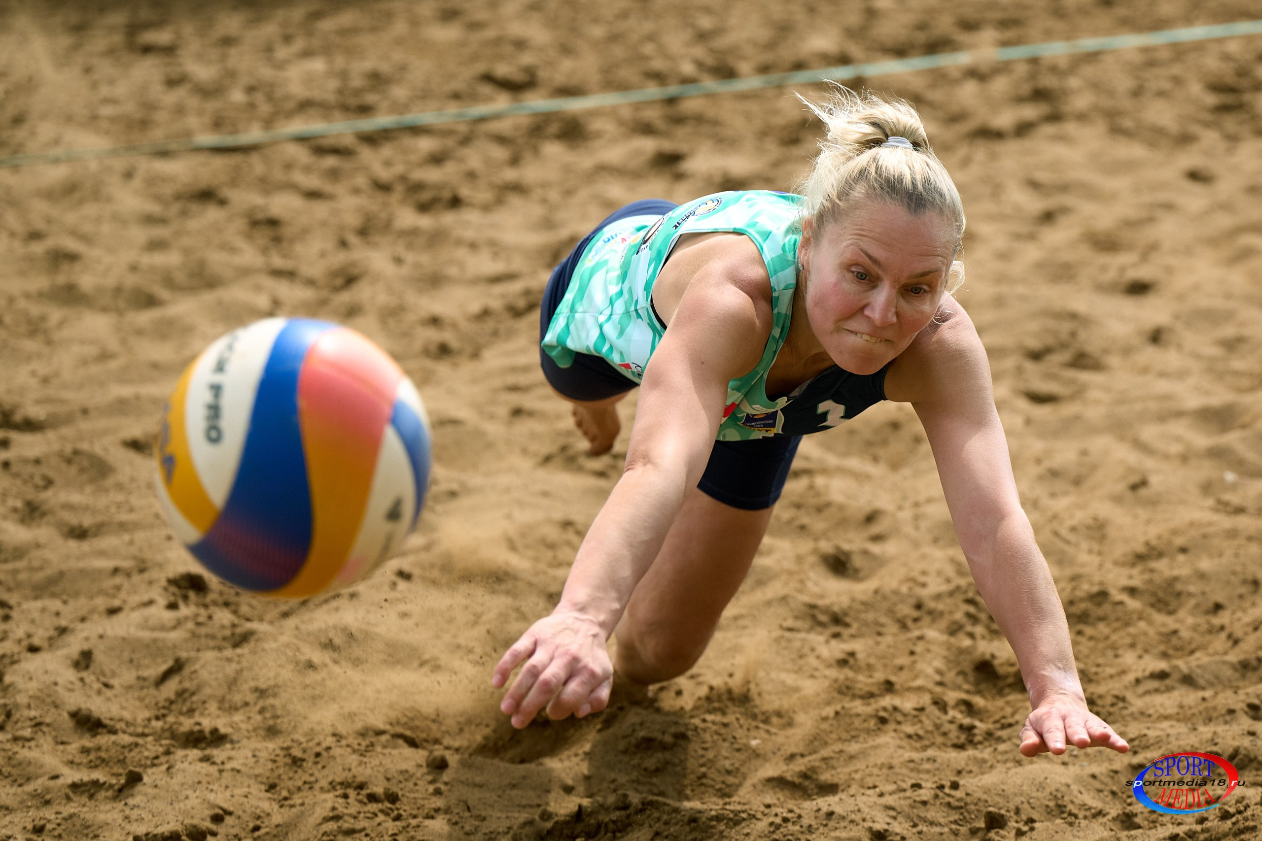 Пляжный волейбол. ПРИВОЛЖСКАЯ ЛИГА MIXT Ижевск 18.05.2025. Спортивный репортажный фотограф в Ижевске Сергей Мерзляков