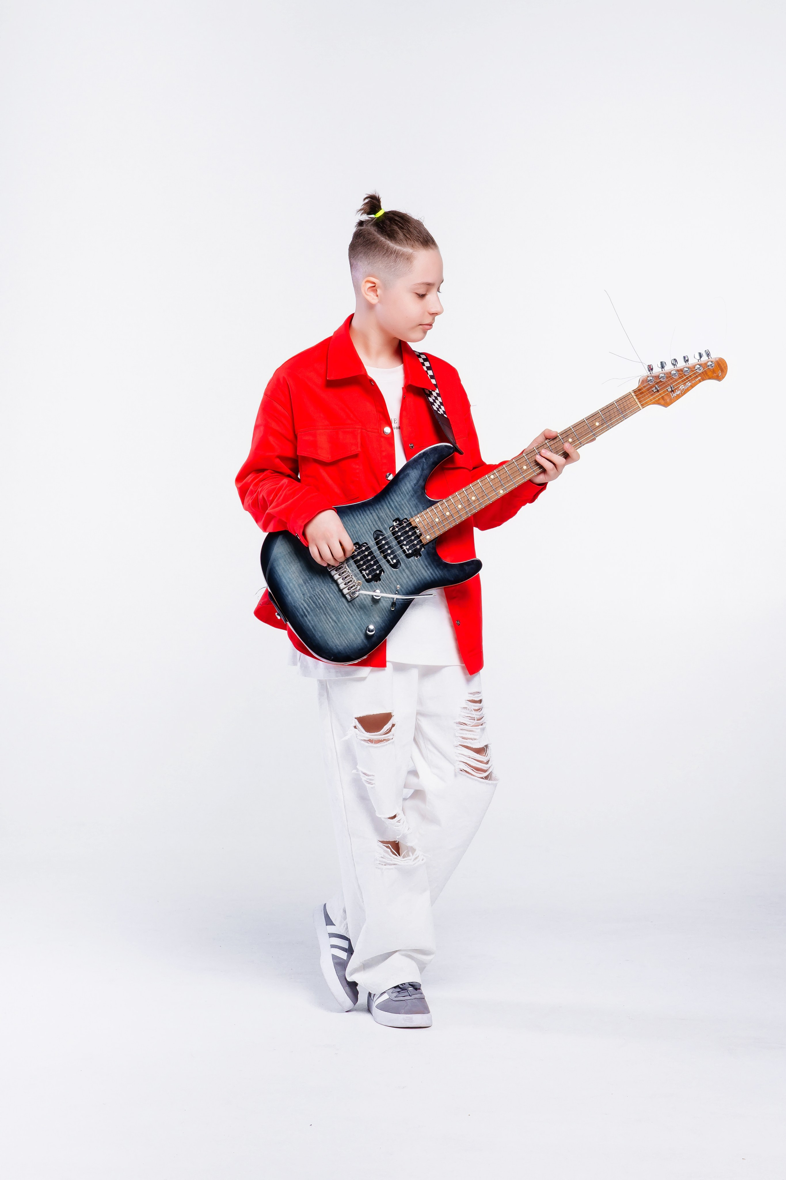 Съемка в студии на Афишу или другие нужды. Семейный и Свадебный фотограф в Астане Александр Астапов