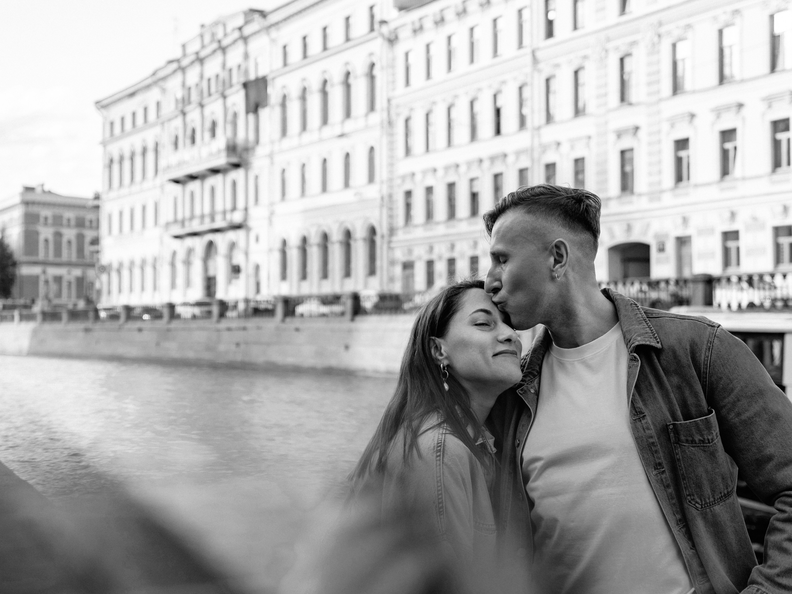 Фотосессия для пары на улицах Санкт-Петербурга (Love Story). Светлана Гопанюк. Портретный фотограф. Санкт-Петербург. СПб